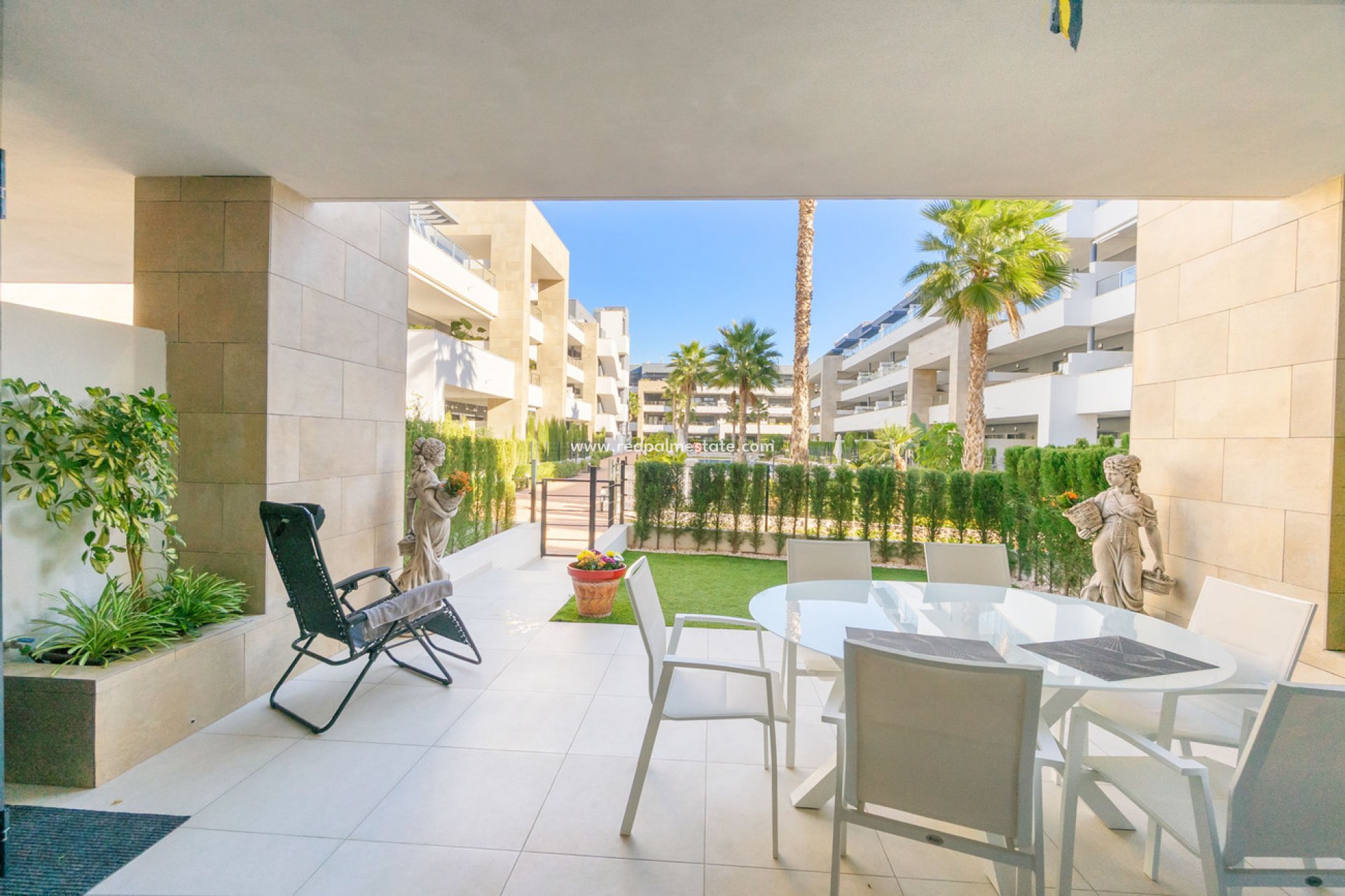 Resale - Apartments -
Orihuela Costa - Flamenca Village