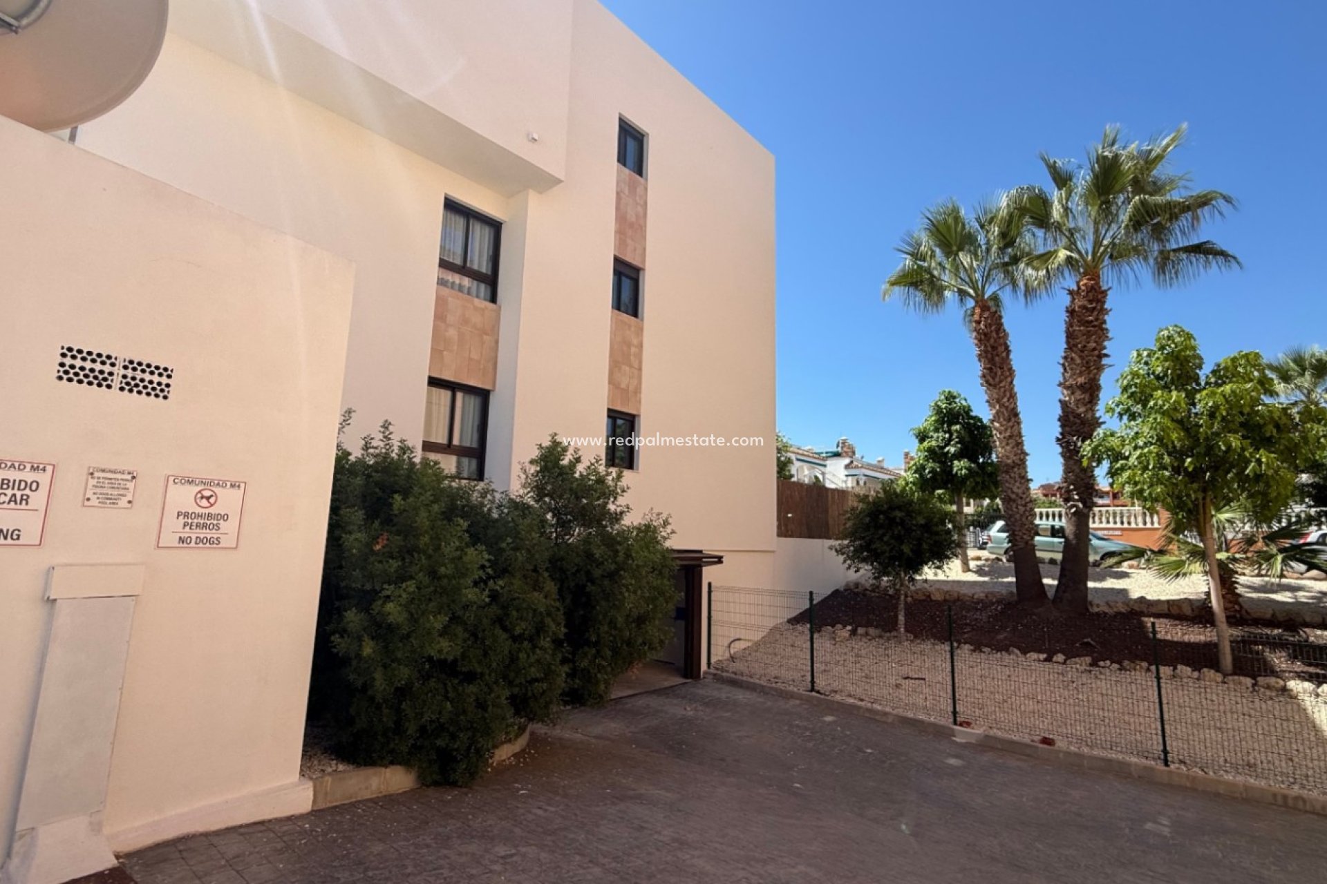 Resale - Apartments -
Orihuela Costa - Inland