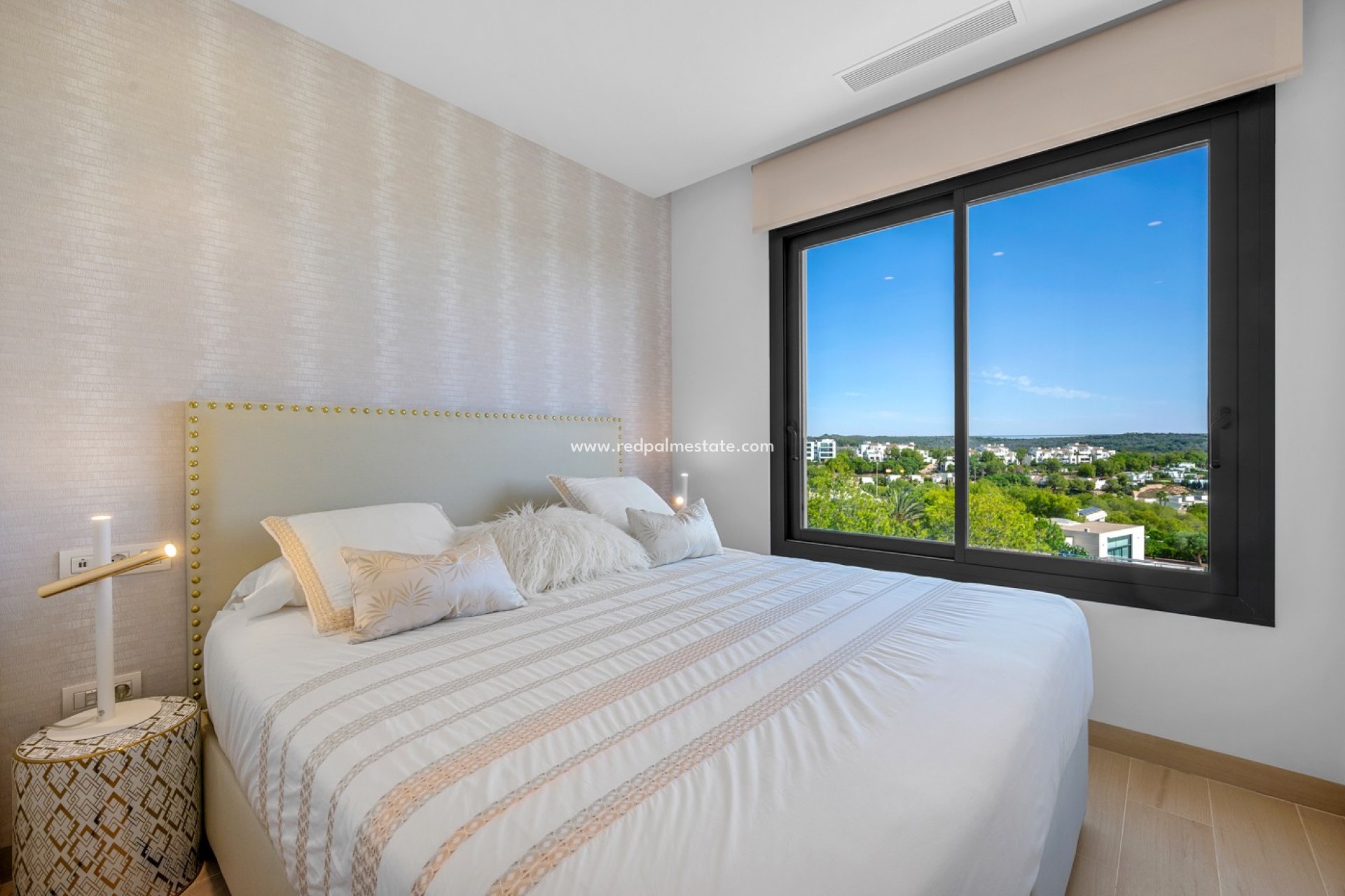 Resale - Apartments -
Orihuela Costa - Inland