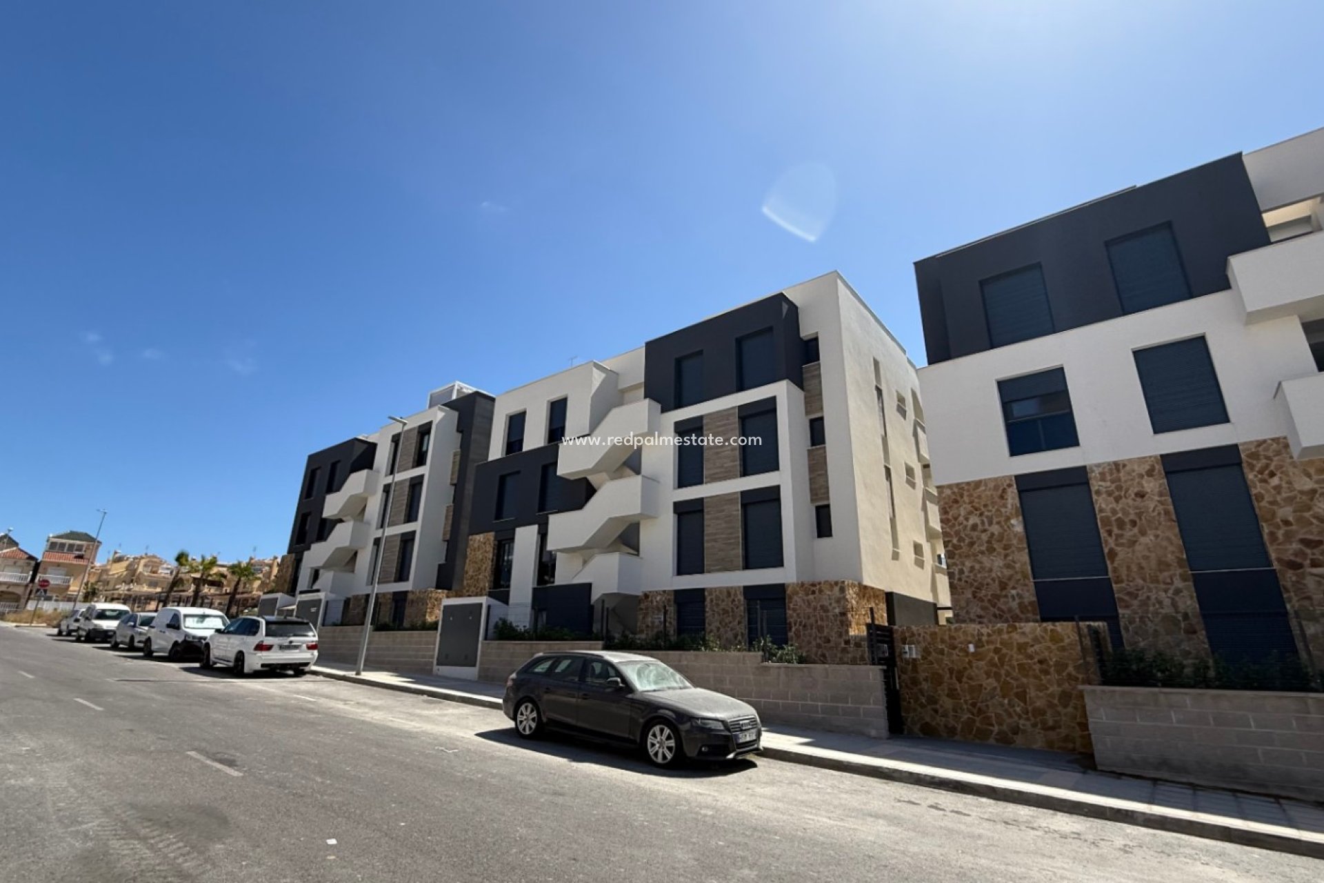 Resale - Apartments -
Orihuela Costa - Inland