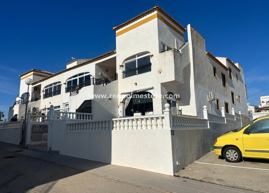 Resale - Apartments -
Orihuela Costa - Inland