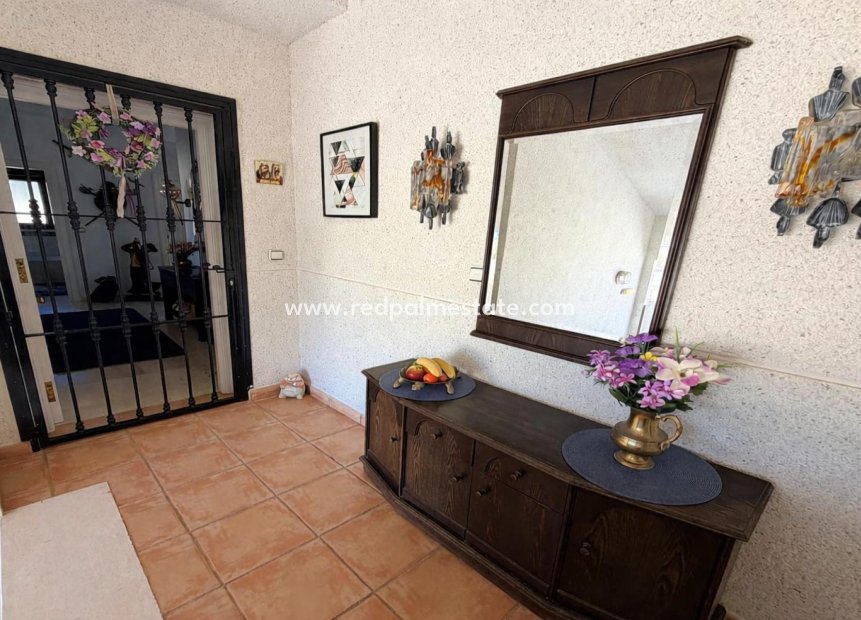Resale - Apartments -
Orihuela Costa - Inland