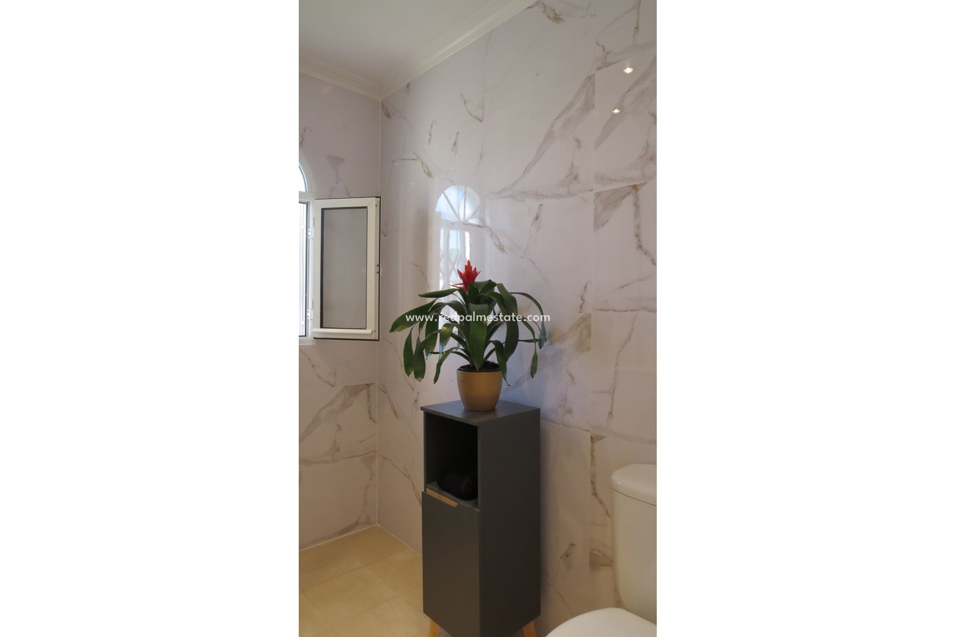 Resale - Apartments -
Orihuela Costa - La Zenia