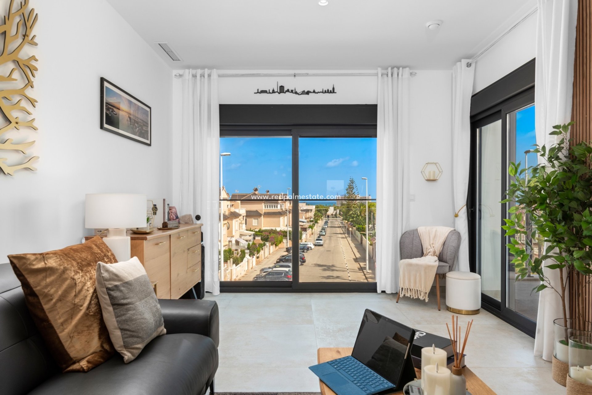 Resale - Apartments -
Orihuela Costa - La Zenia