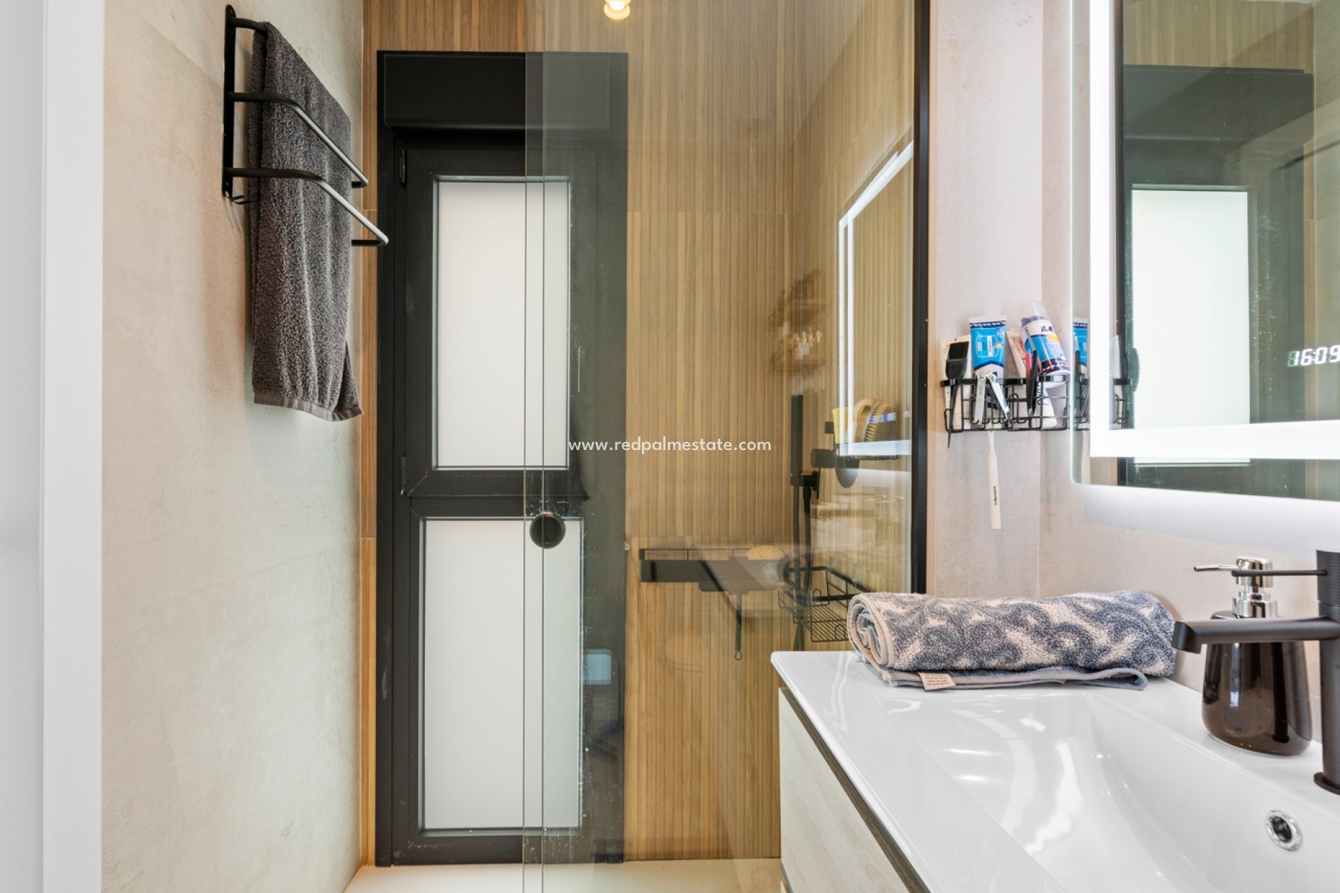 Resale - Apartments -
Orihuela Costa - La Zenia