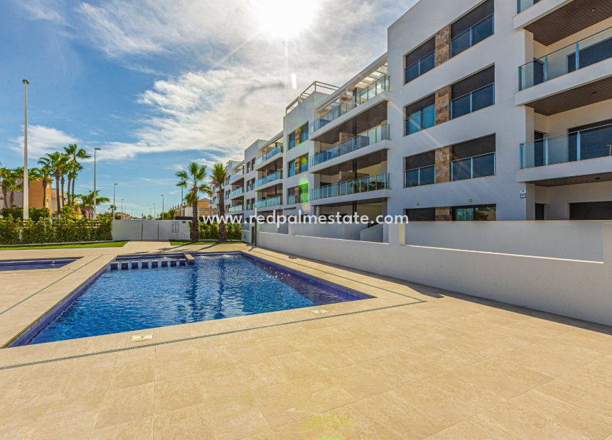 Resale - Apartments -
Orihuela Costa - La Zenia