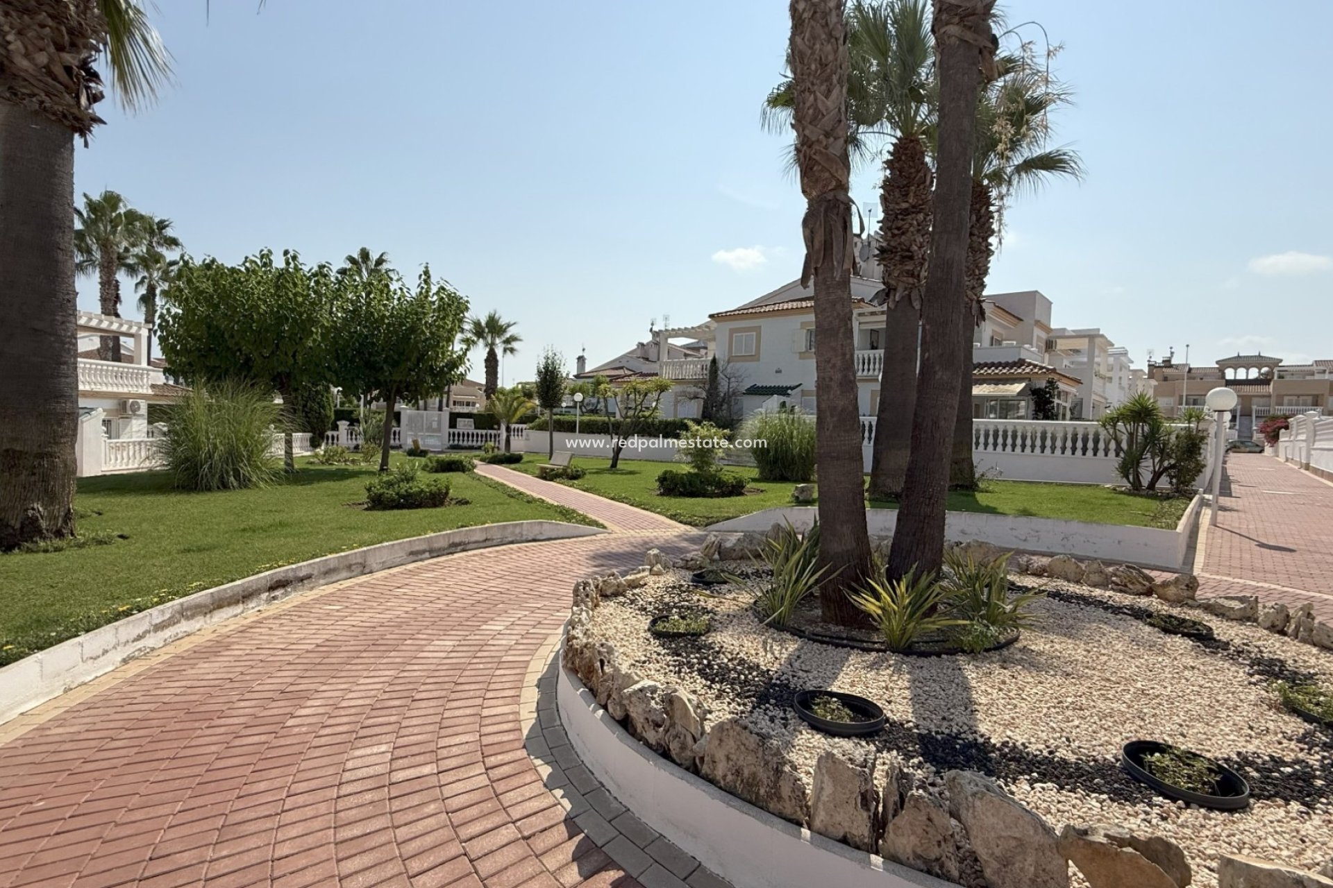 Resale - Apartments -
Orihuela Costa - La Zenia