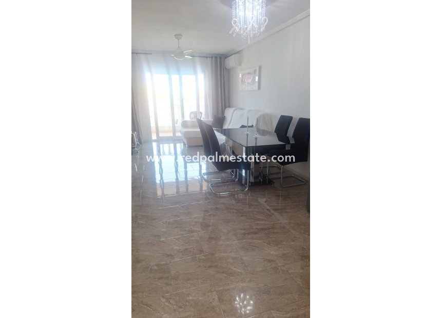 Resale - Apartments -
Orihuela Costa - La Zenia