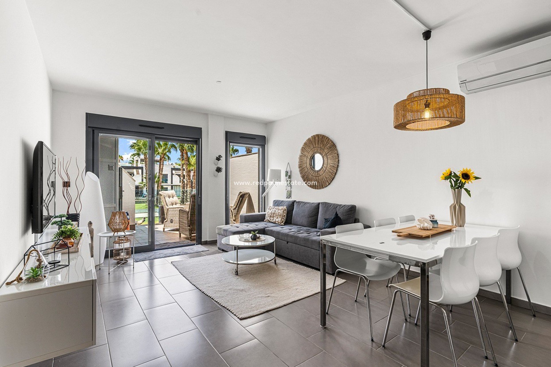 Resale - Apartments -
Orihuela Costa - La Zenia