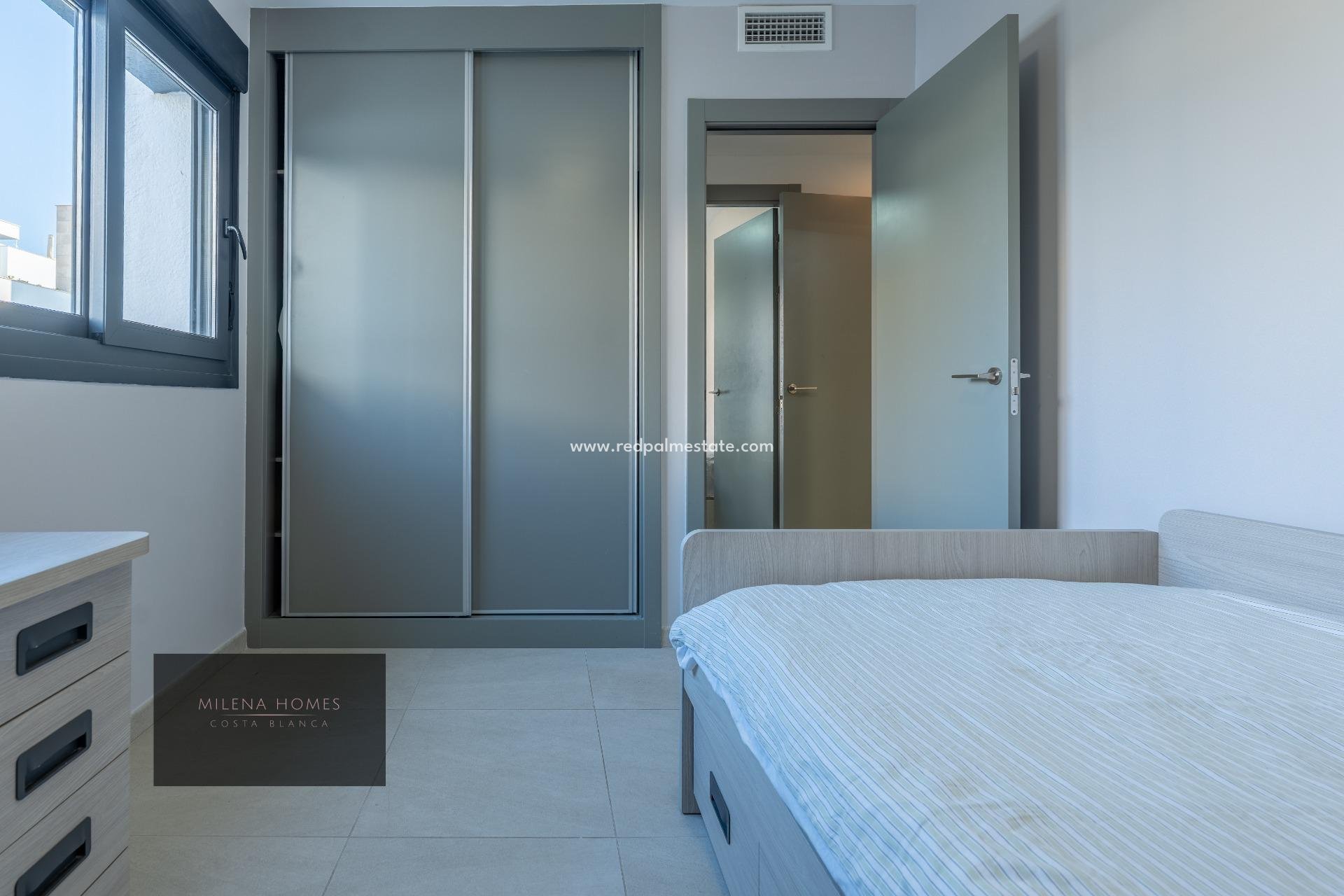 Resale - Apartments -
Orihuela Costa - La Zenia