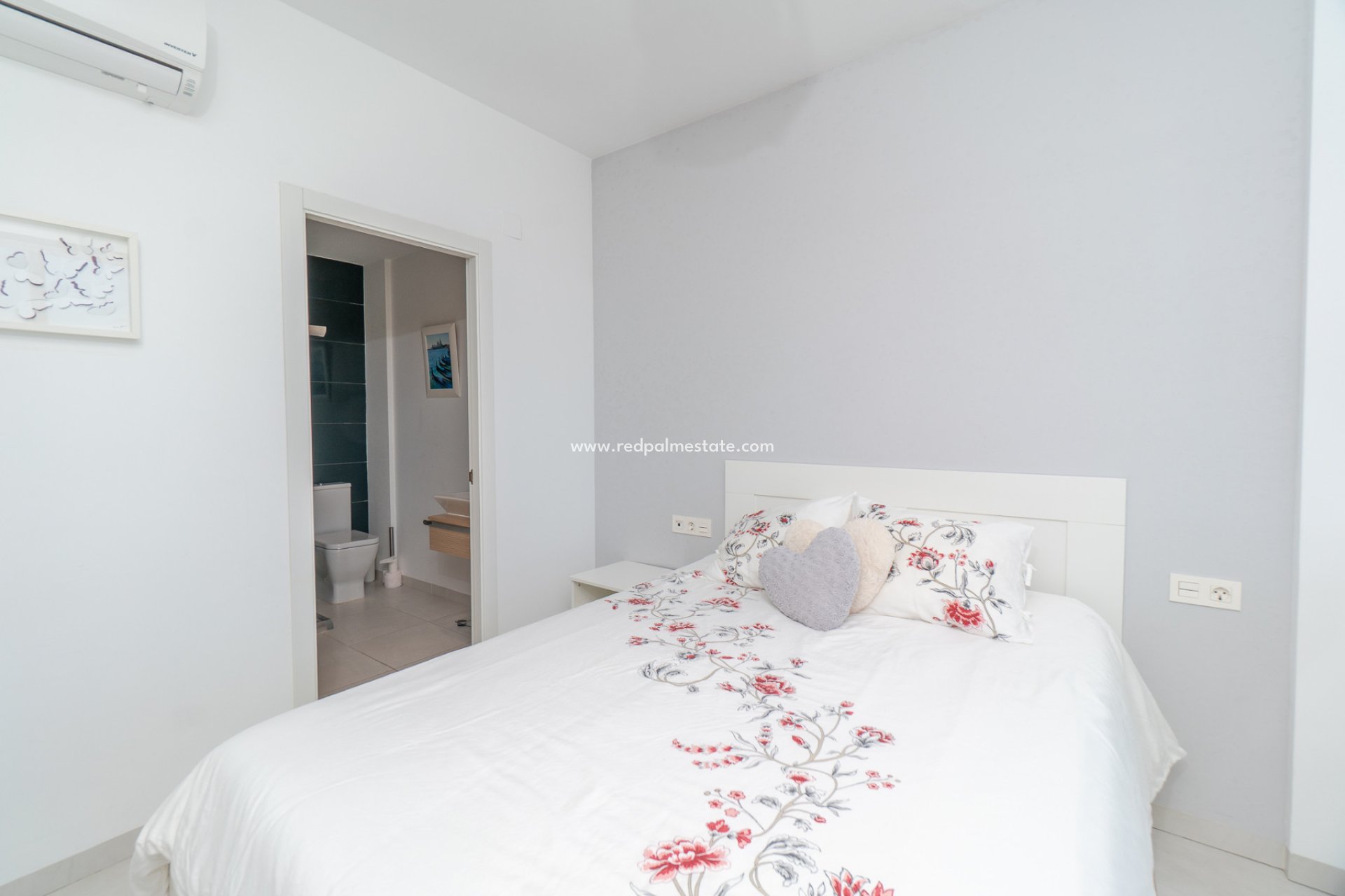 Resale - Apartments -
Orihuela Costa - La Zenia