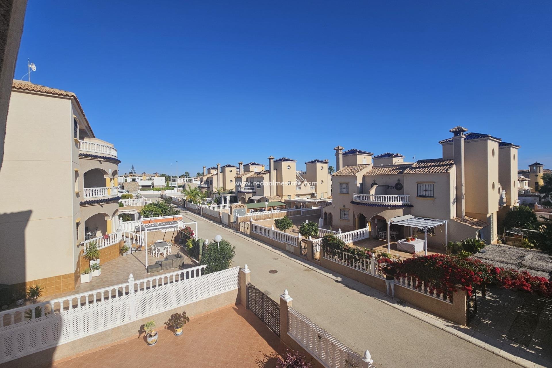 Resale - Apartments -
Orihuela Costa - Lomas de Cabo Roig