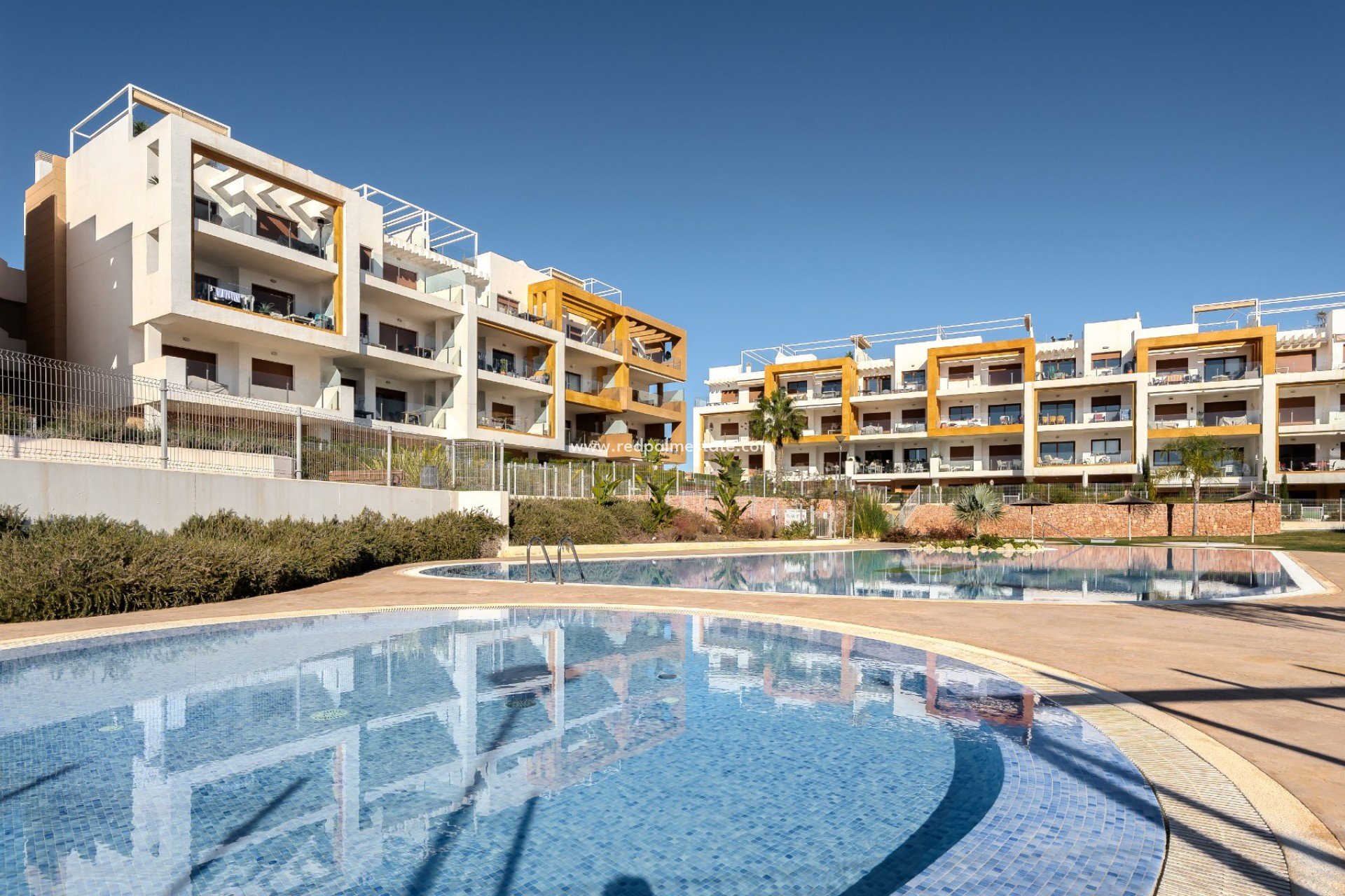 Resale - Apartments -
Orihuela Costa - Los Dolses