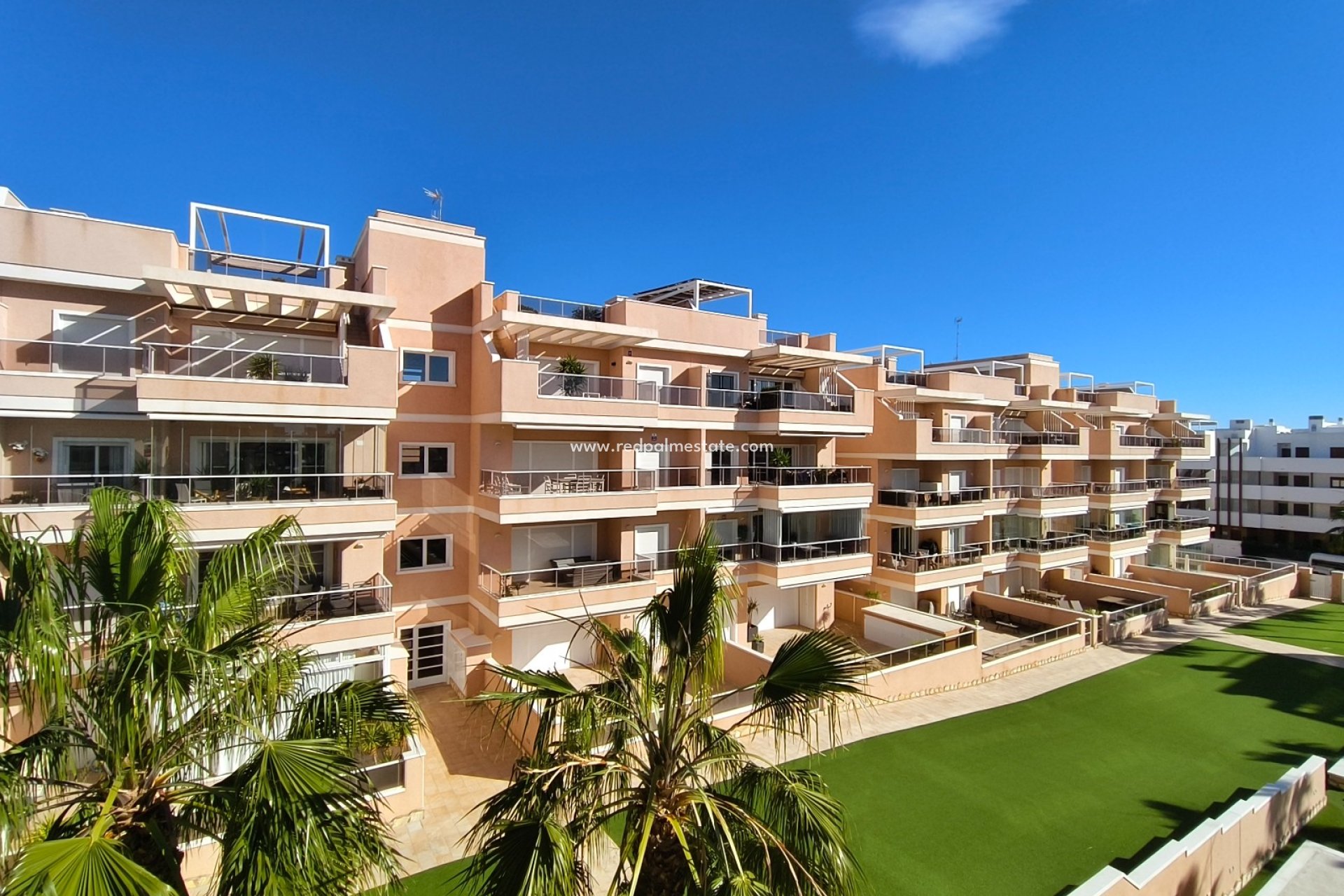Resale - Apartments -
Orihuela Costa - Los Dolses