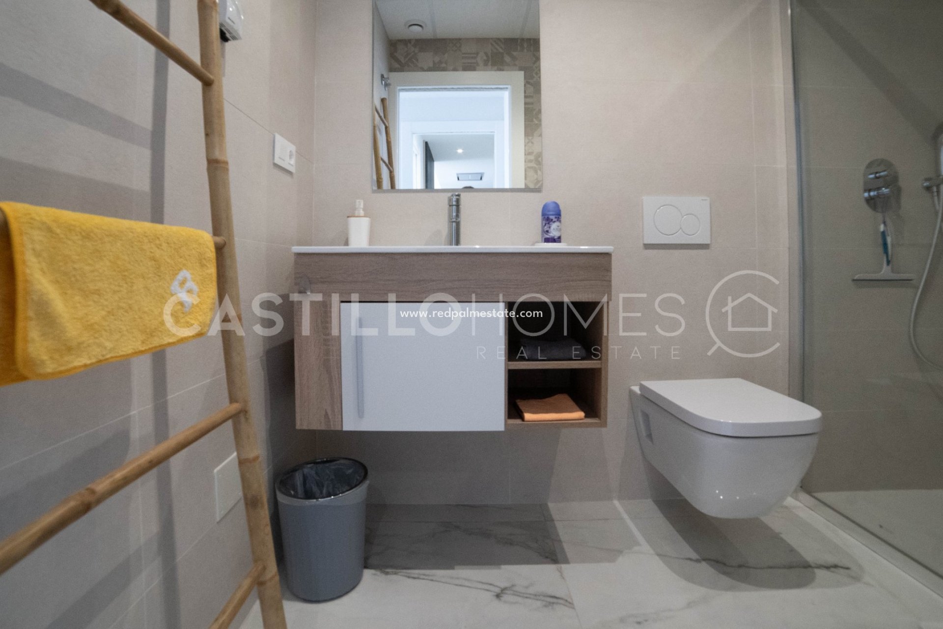 Resale - Apartments -
Orihuela Costa - Orihuela