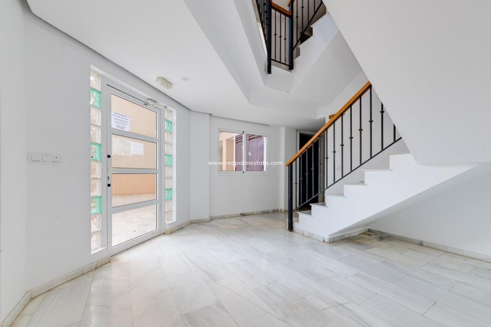 Resale - Apartments -
Orihuela Costa - Playa Flamenca