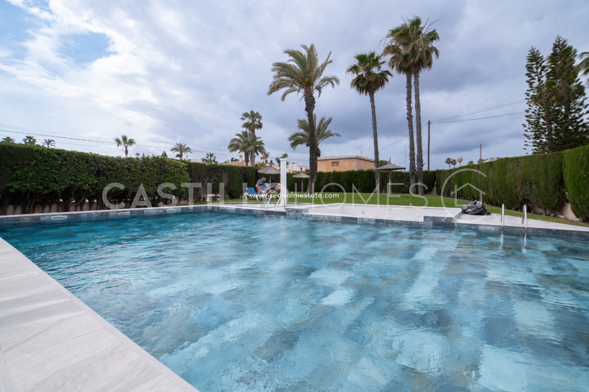Resale - Apartments -
Orihuela Costa - Playa Flamenca
