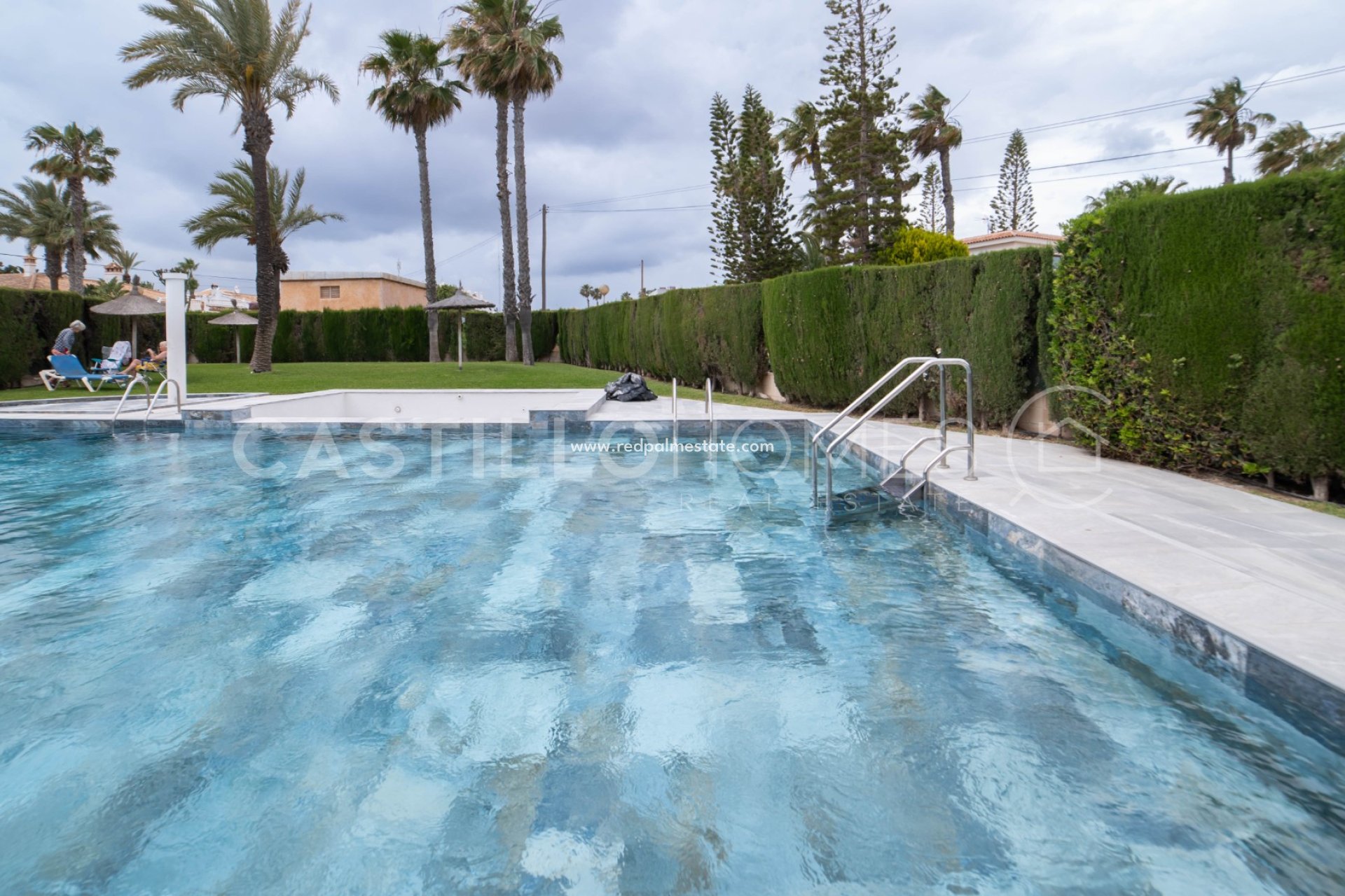 Resale - Apartments -
Orihuela Costa - Playa Flamenca