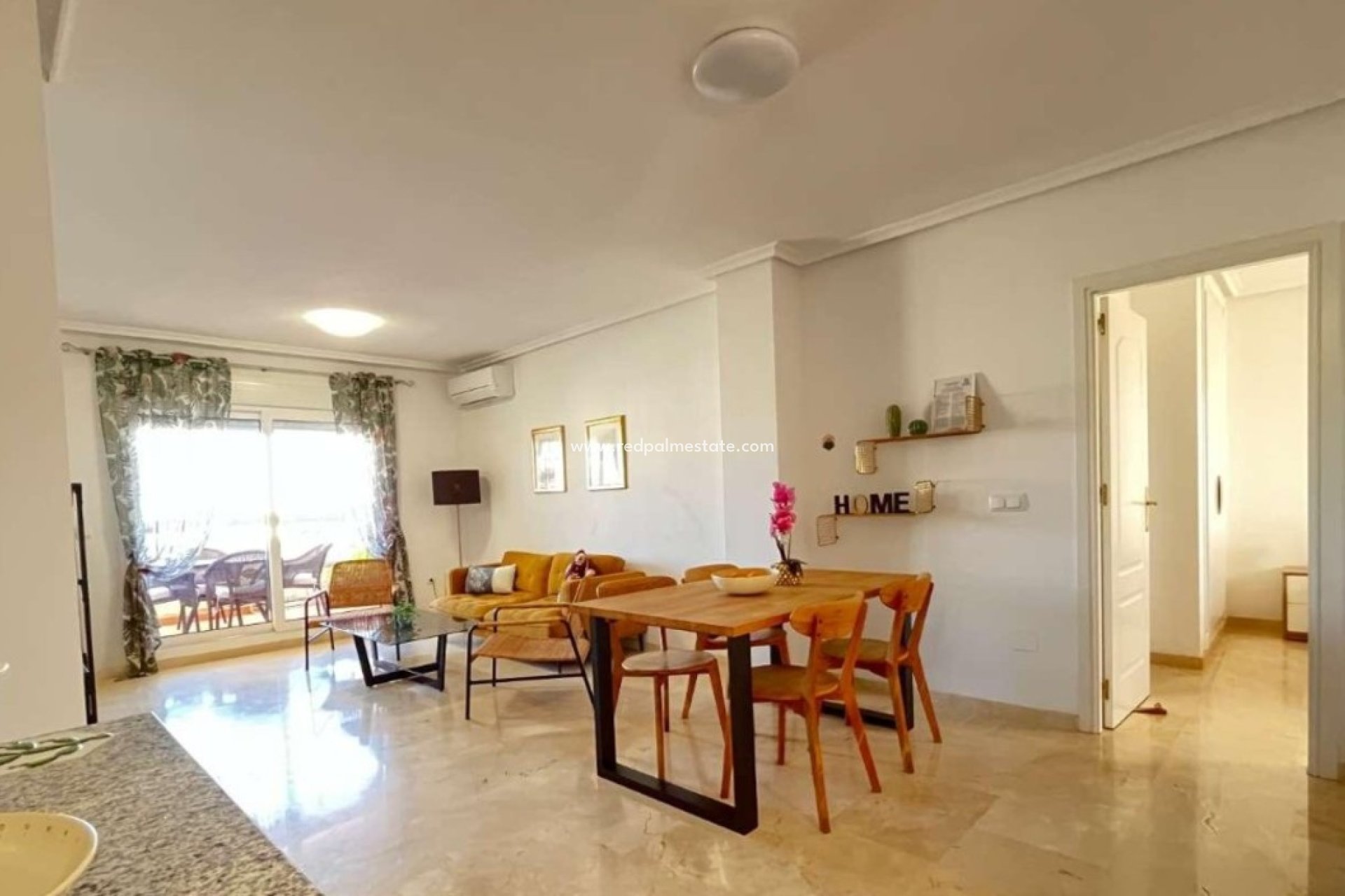Resale - Apartments -
Orihuela Costa - Playa Flamenca