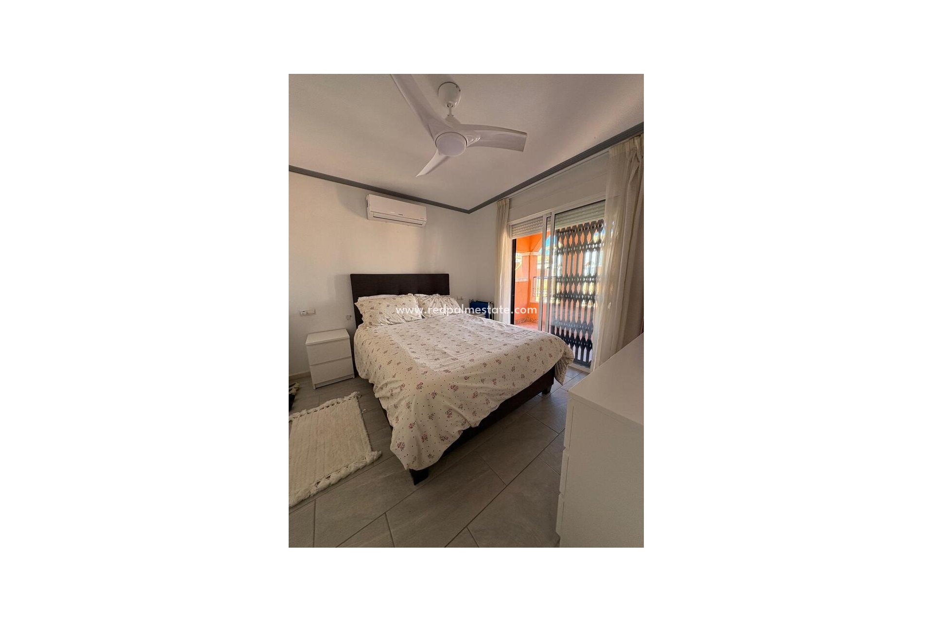 Resale - Apartments -
Orihuela Costa - Playa Flamenca