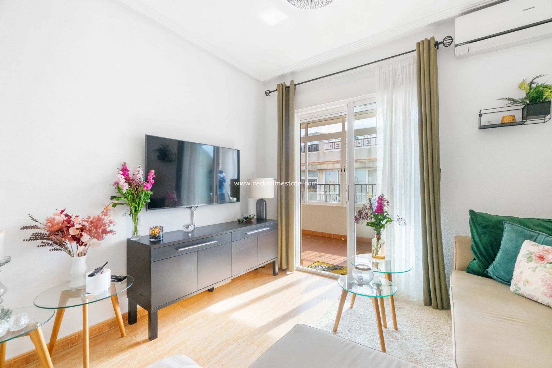 Resale - Apartments -
Orihuela Costa - Playa Flamenca