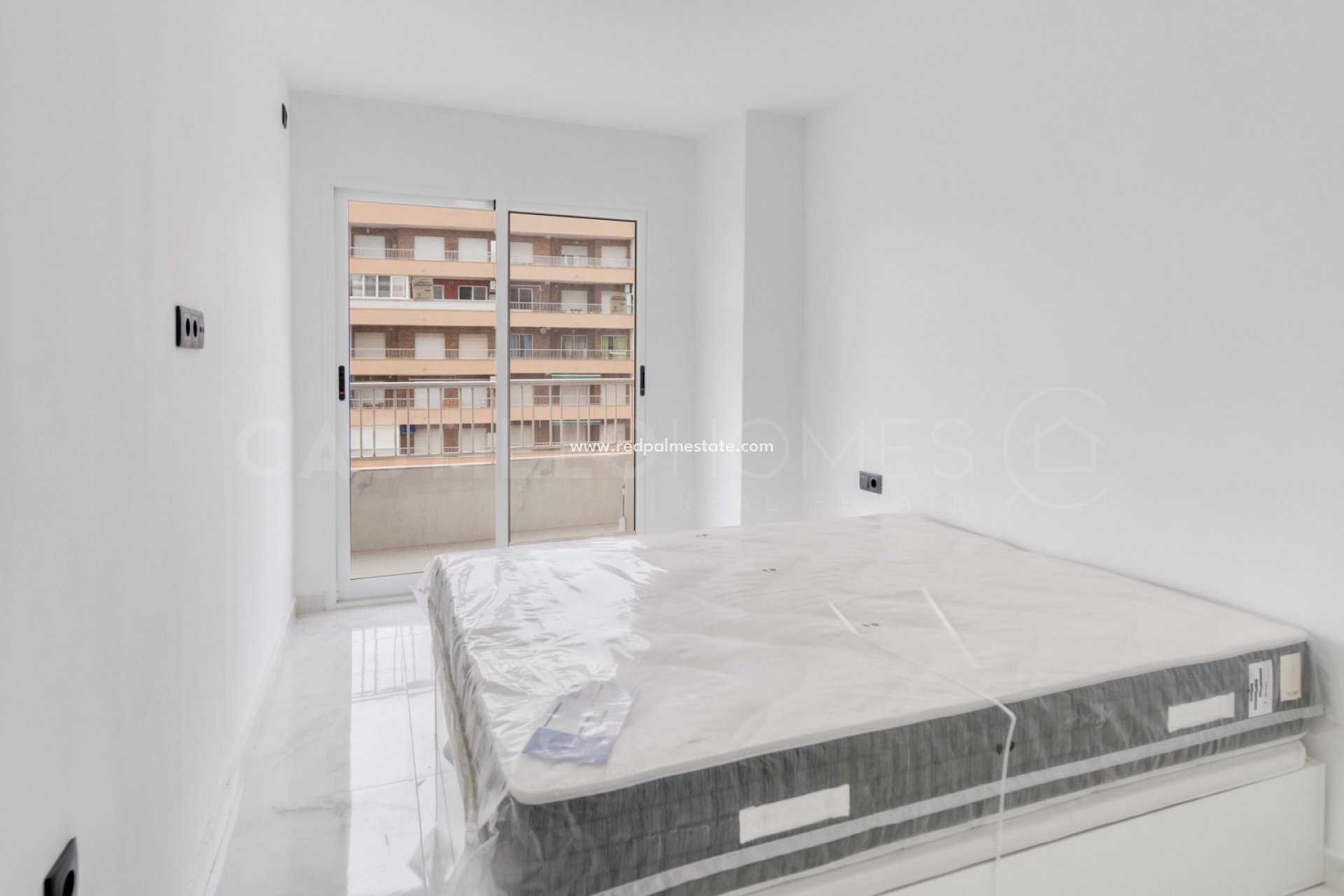 Resale - Apartments -
Orihuela Costa - Punta prima