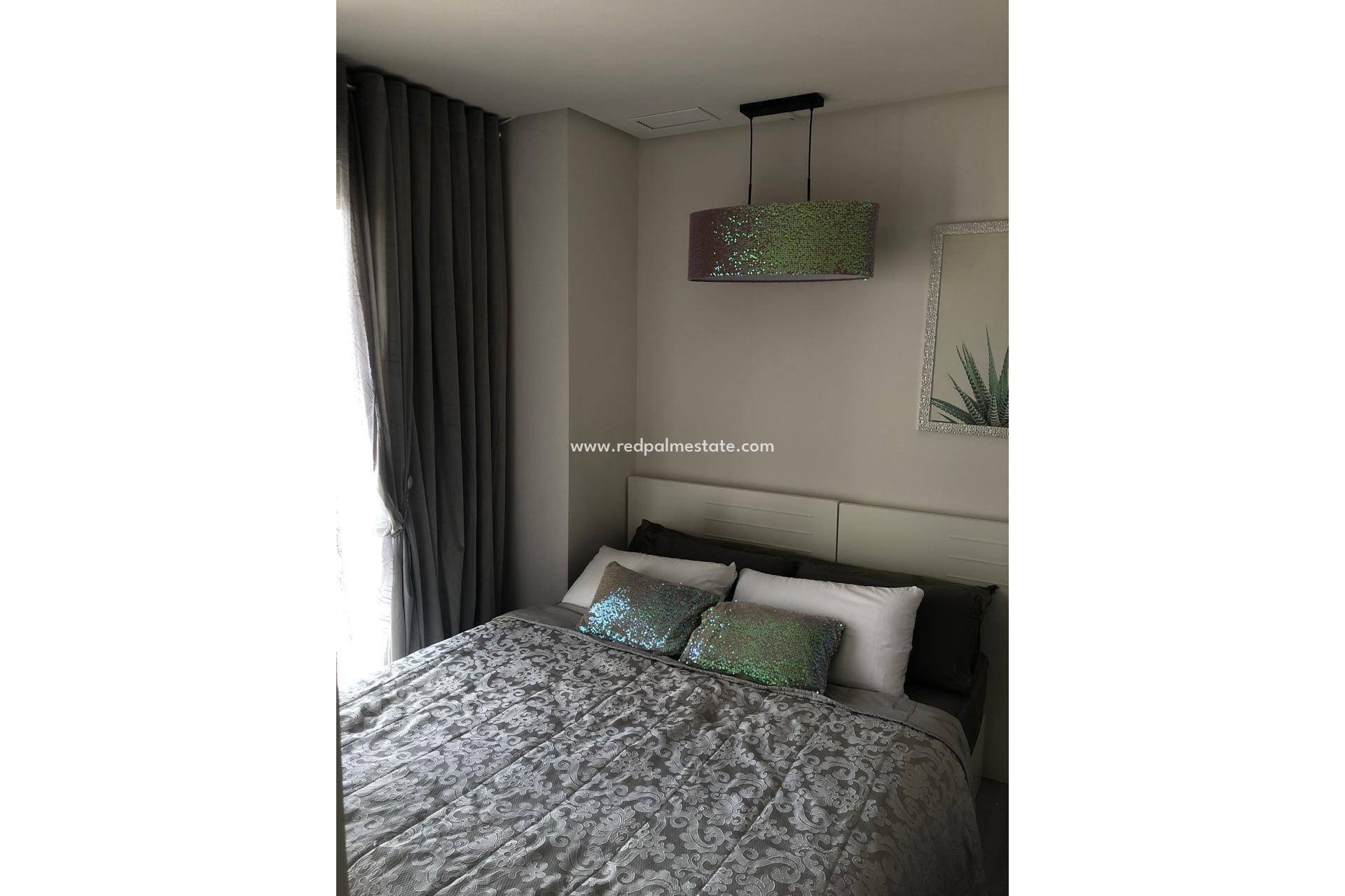 Resale - Apartments -
Orihuela Costa - Villamartín