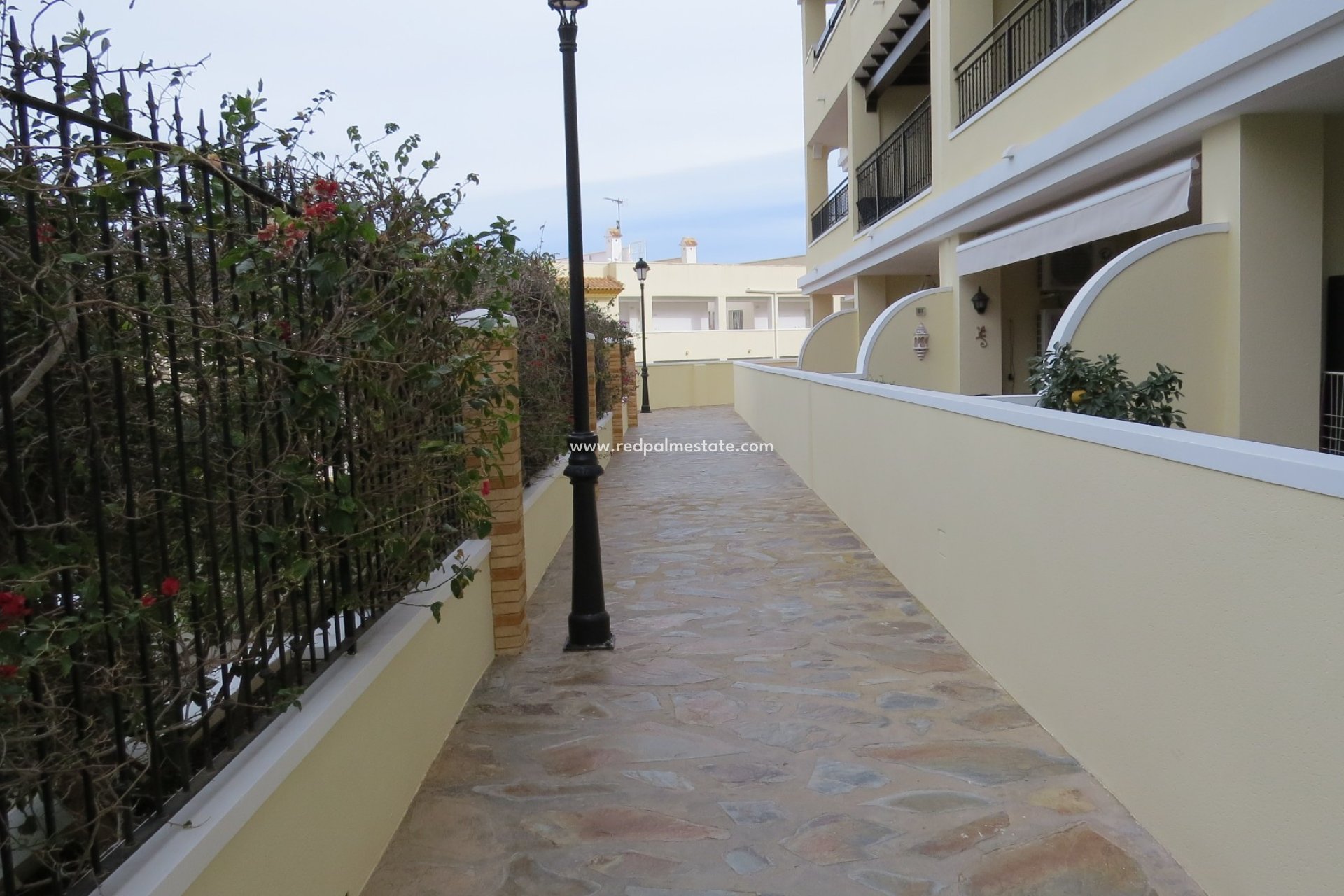 Resale - Apartments -
Orihuela Costa - Villamartín