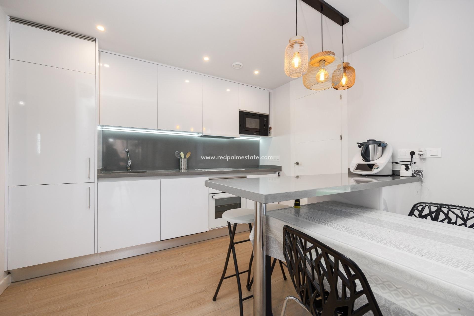 Resale - Apartments -
Orihuela Costa - Villamartín