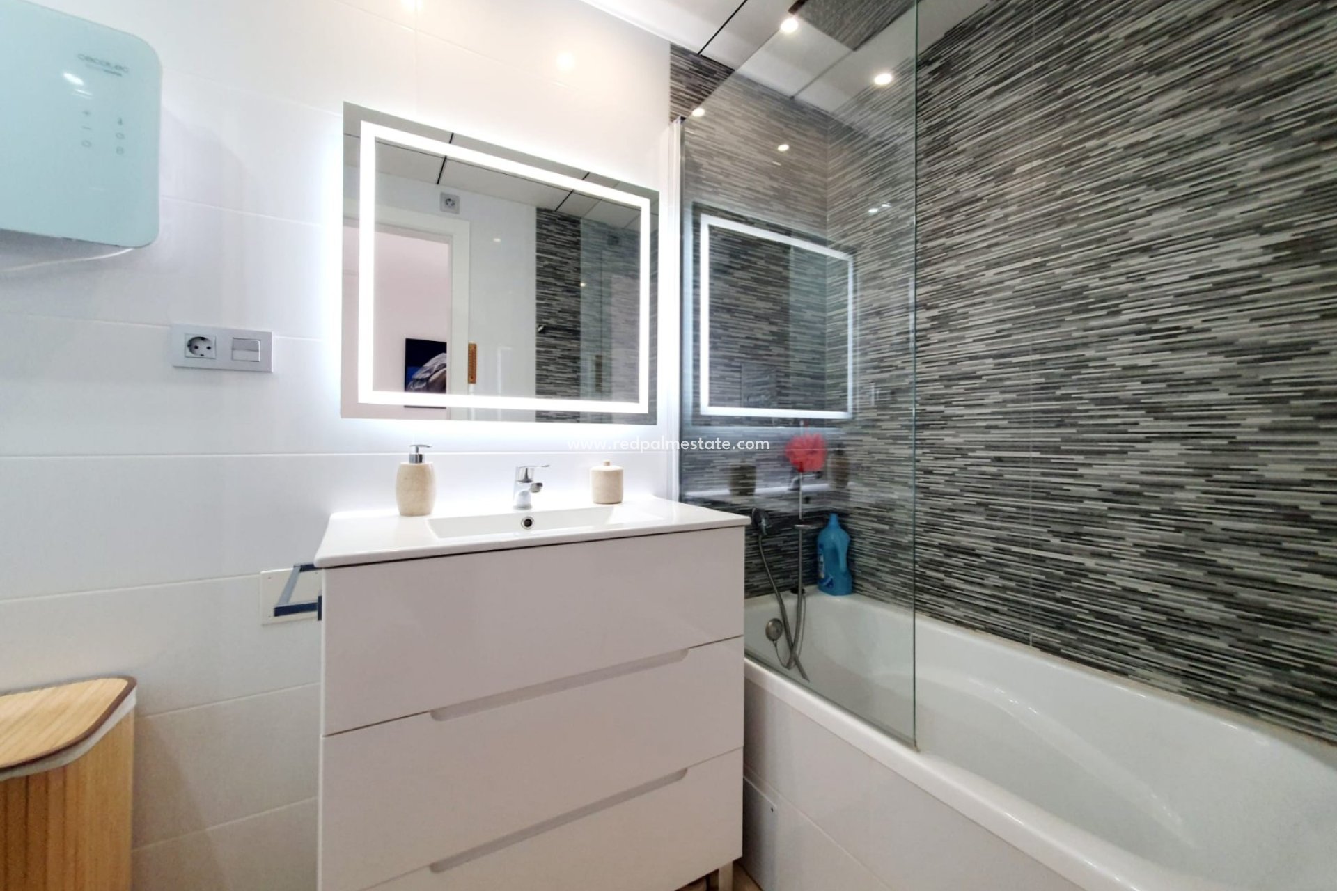 Resale - Apartments -
Orihuela Costa - Villamartín