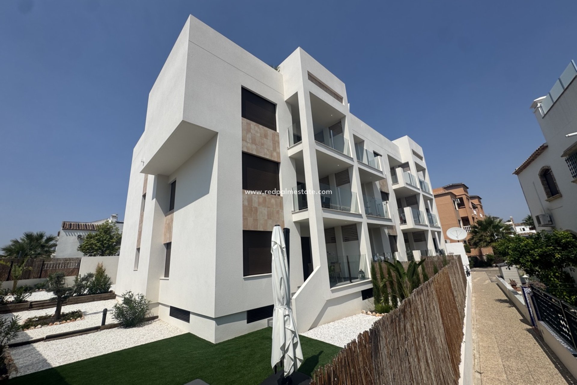 Resale - Apartments -
Orihuela Costa - Villamartín