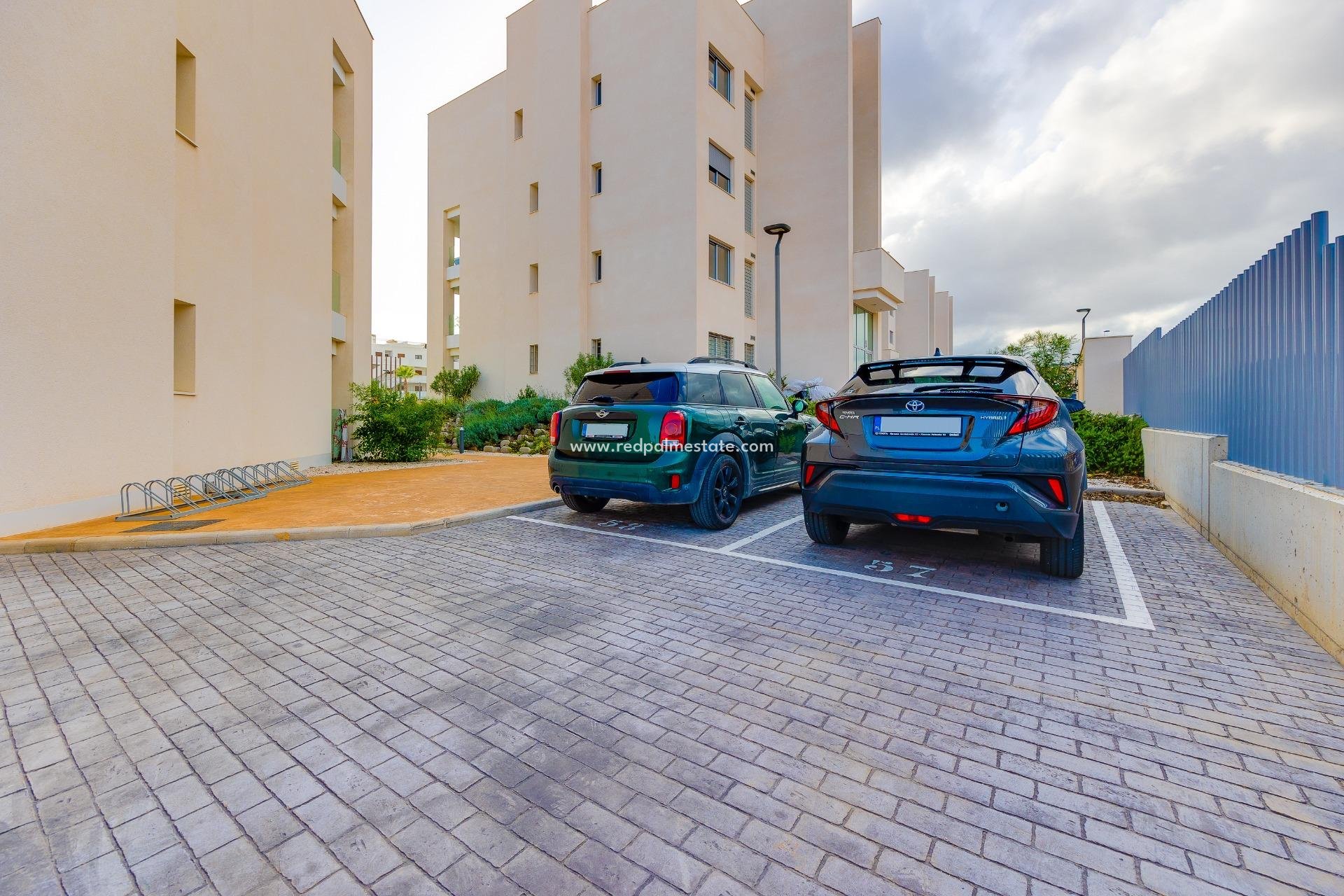 Resale - Apartments -
Orihuela Costa - Villamartín