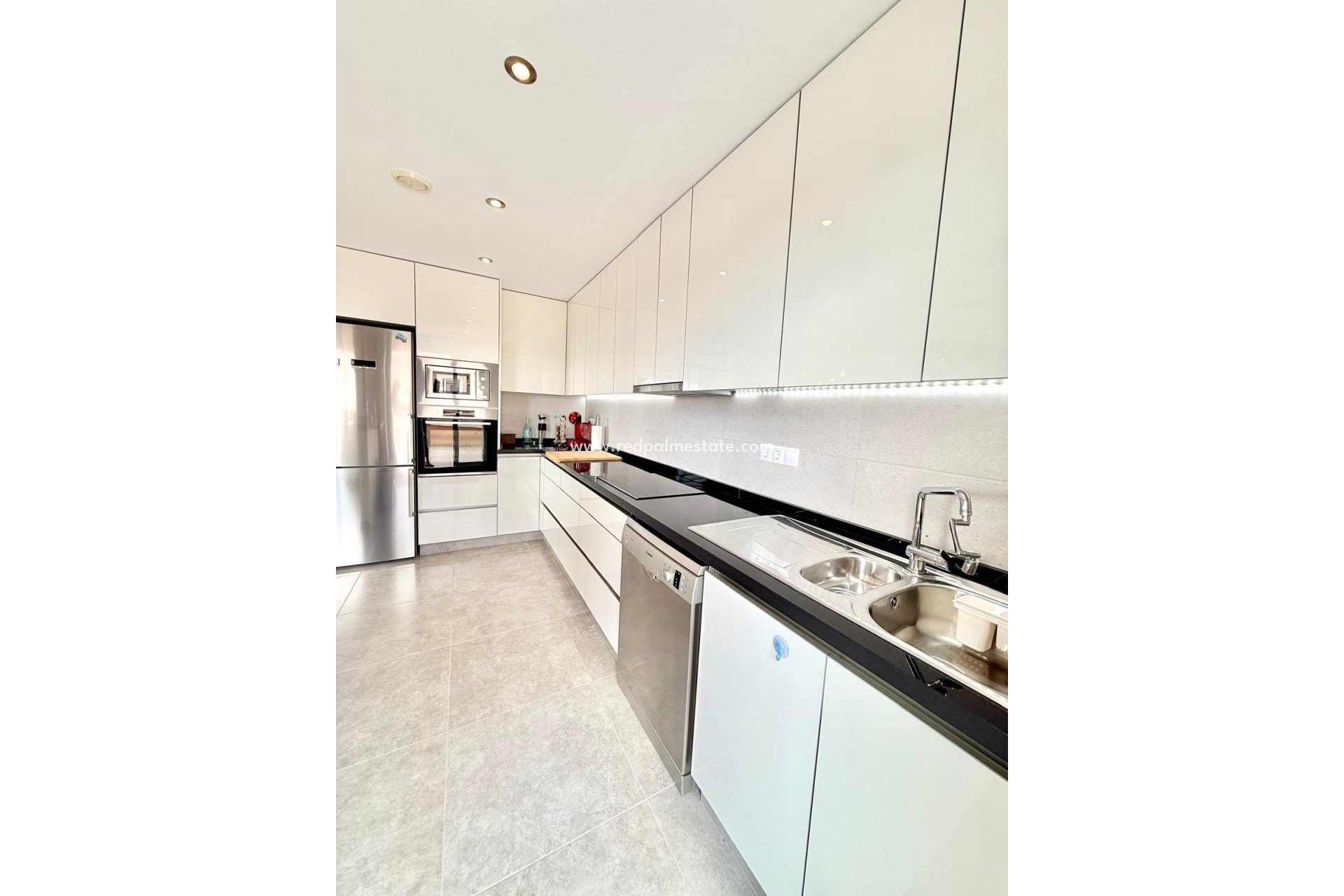 Resale - Apartments -
Orihuela Costa - Villamartín