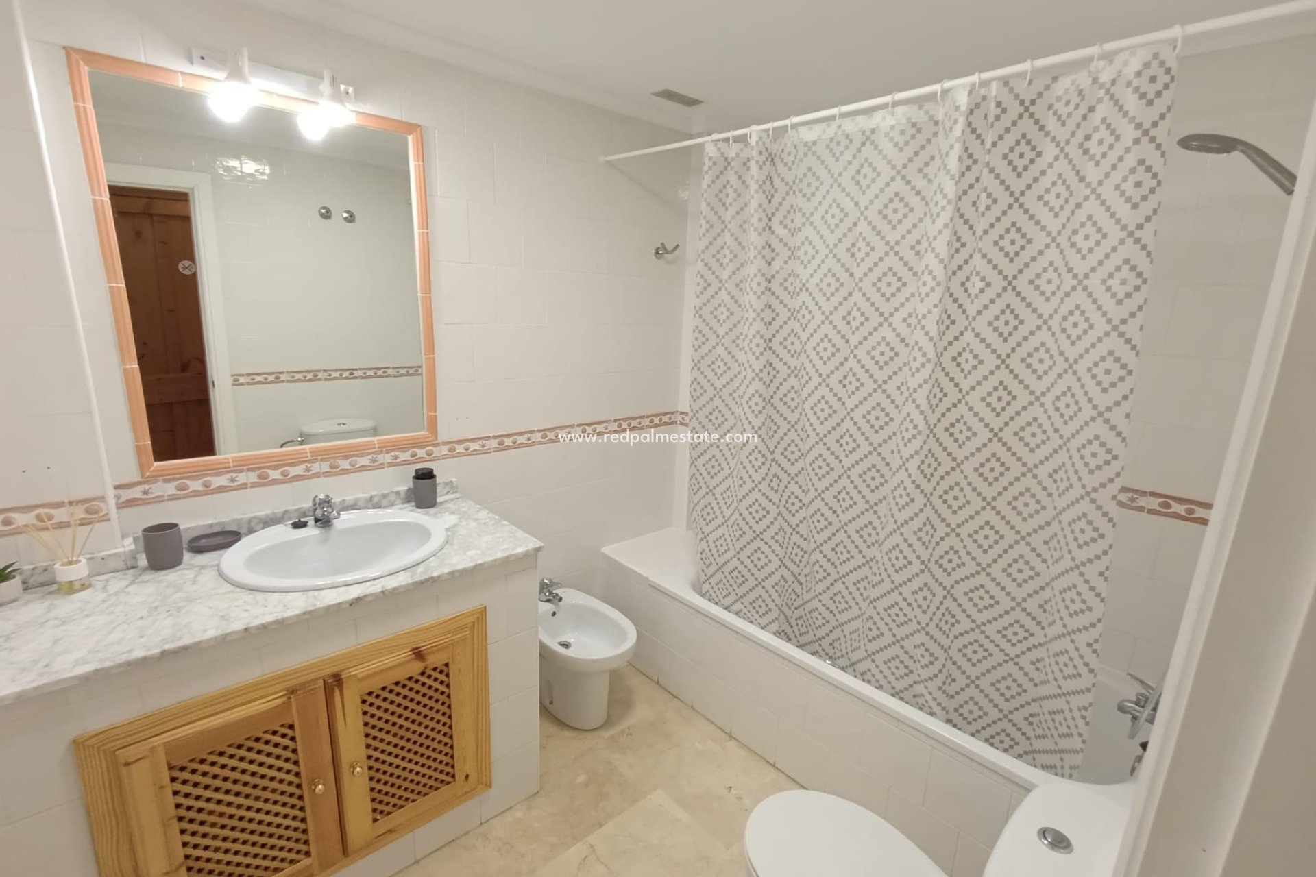 Resale - Apartments -
Orihuela Costa - Villamartín