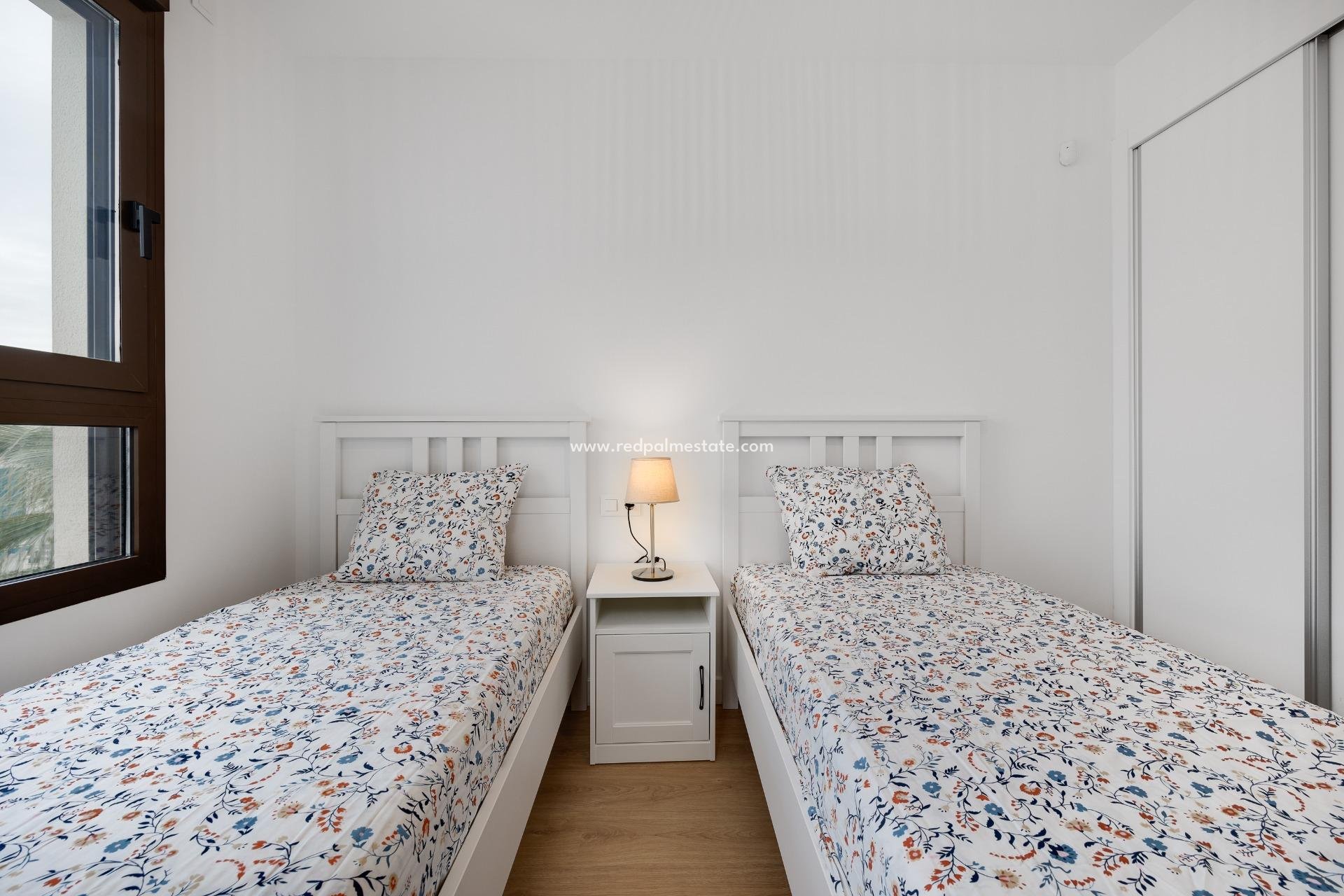 Resale - Apartments -
Orihuela Costa - Villamartín