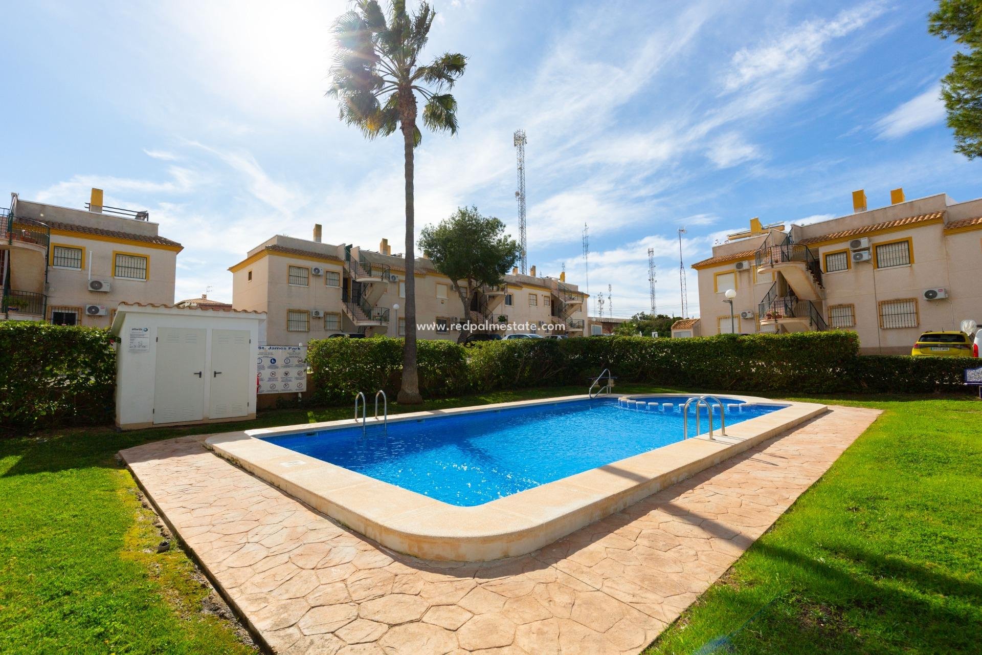 Resale - Apartments -
Orihuela Costa - Villamartín