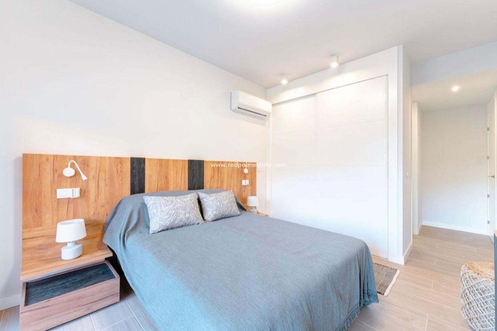 Resale - Apartments -
Orihuela Costa - Villamartín