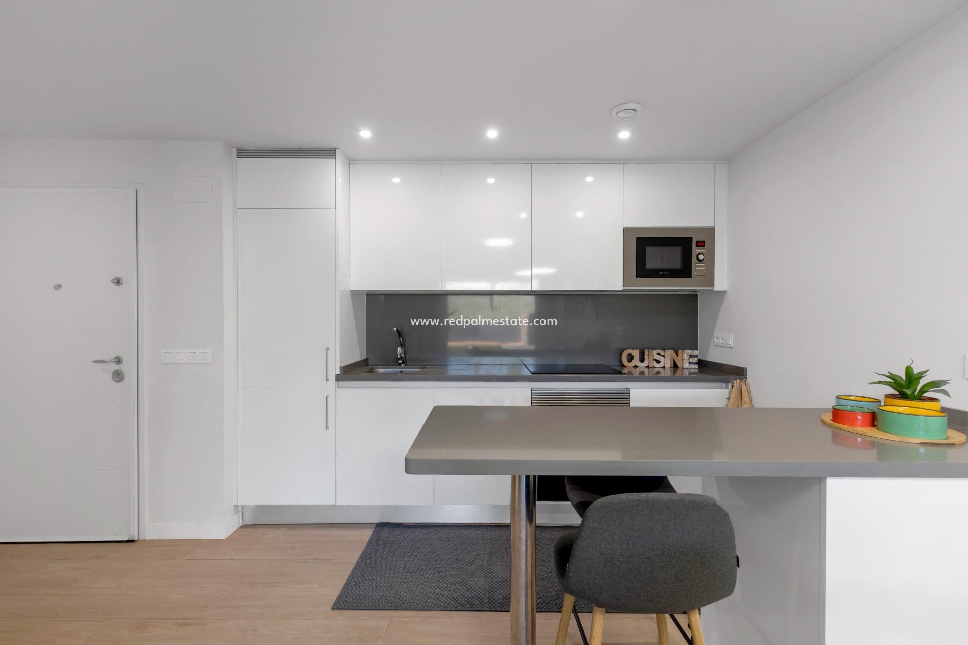 Resale - Apartments -
Orihuela Costa - Villamartín