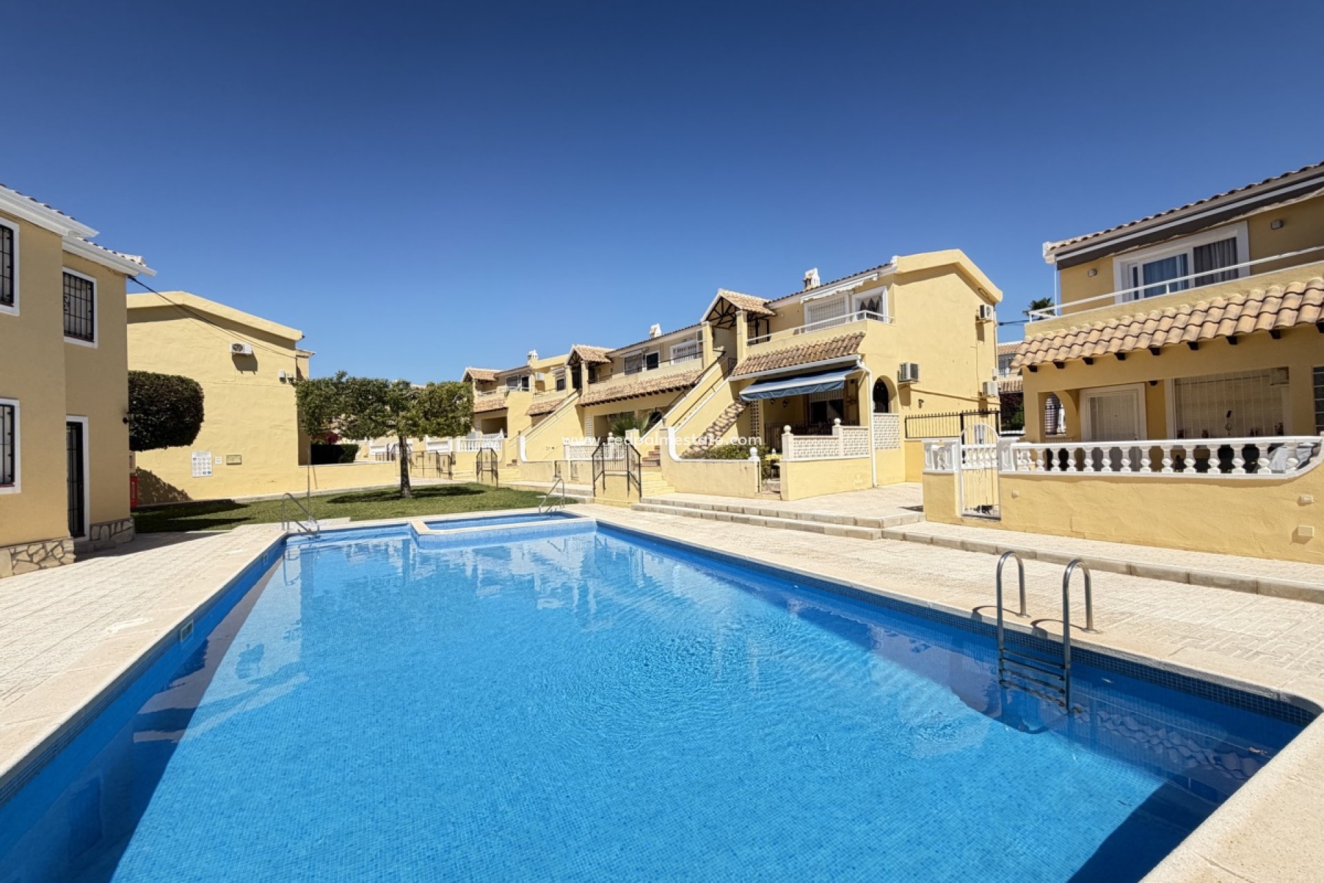Resale - Apartments -
Orihuela Costa - Villamartín