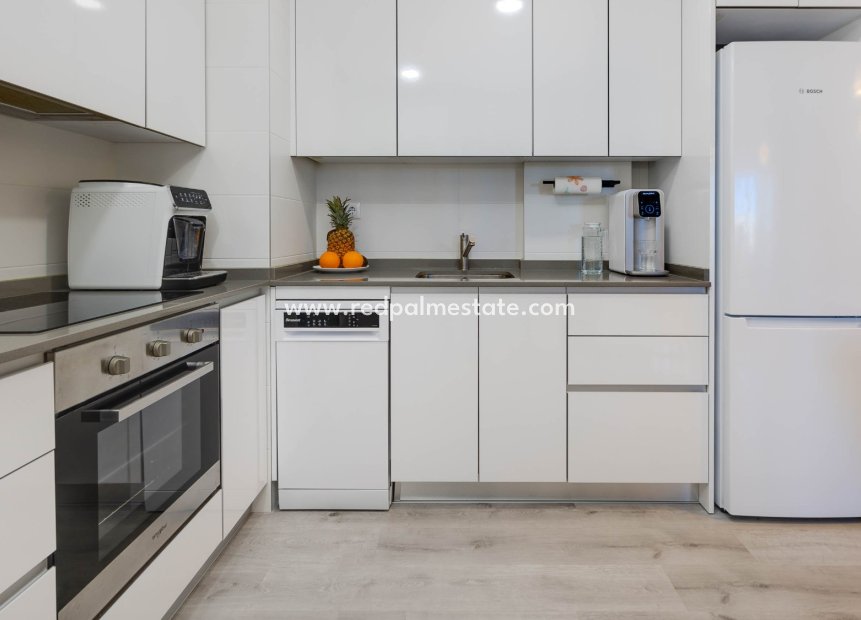 Resale - Apartments -
Orihuela Costa - Villamartín