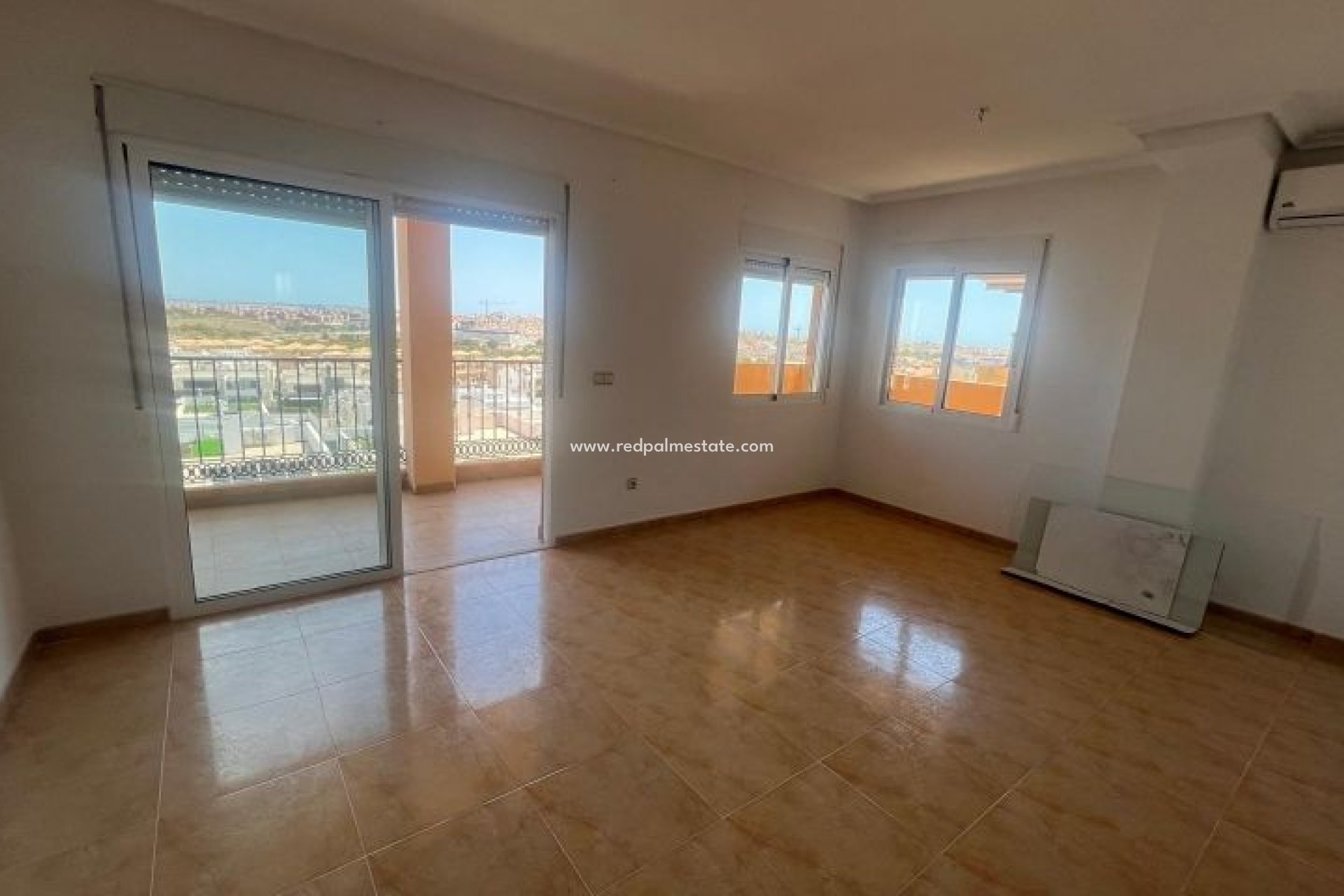 Resale - Apartments -
Orihuela Costa
