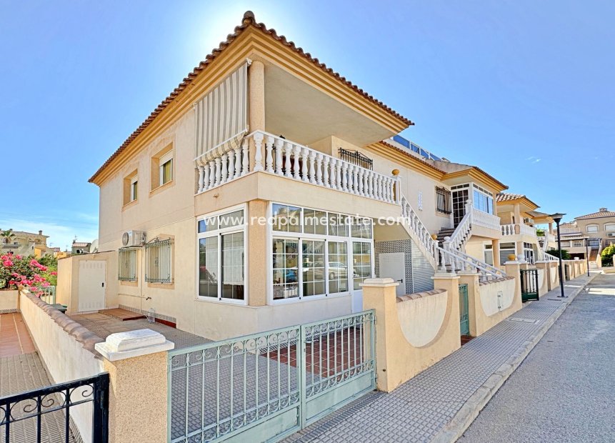 Resale - Apartments -
Orihuela Costa
