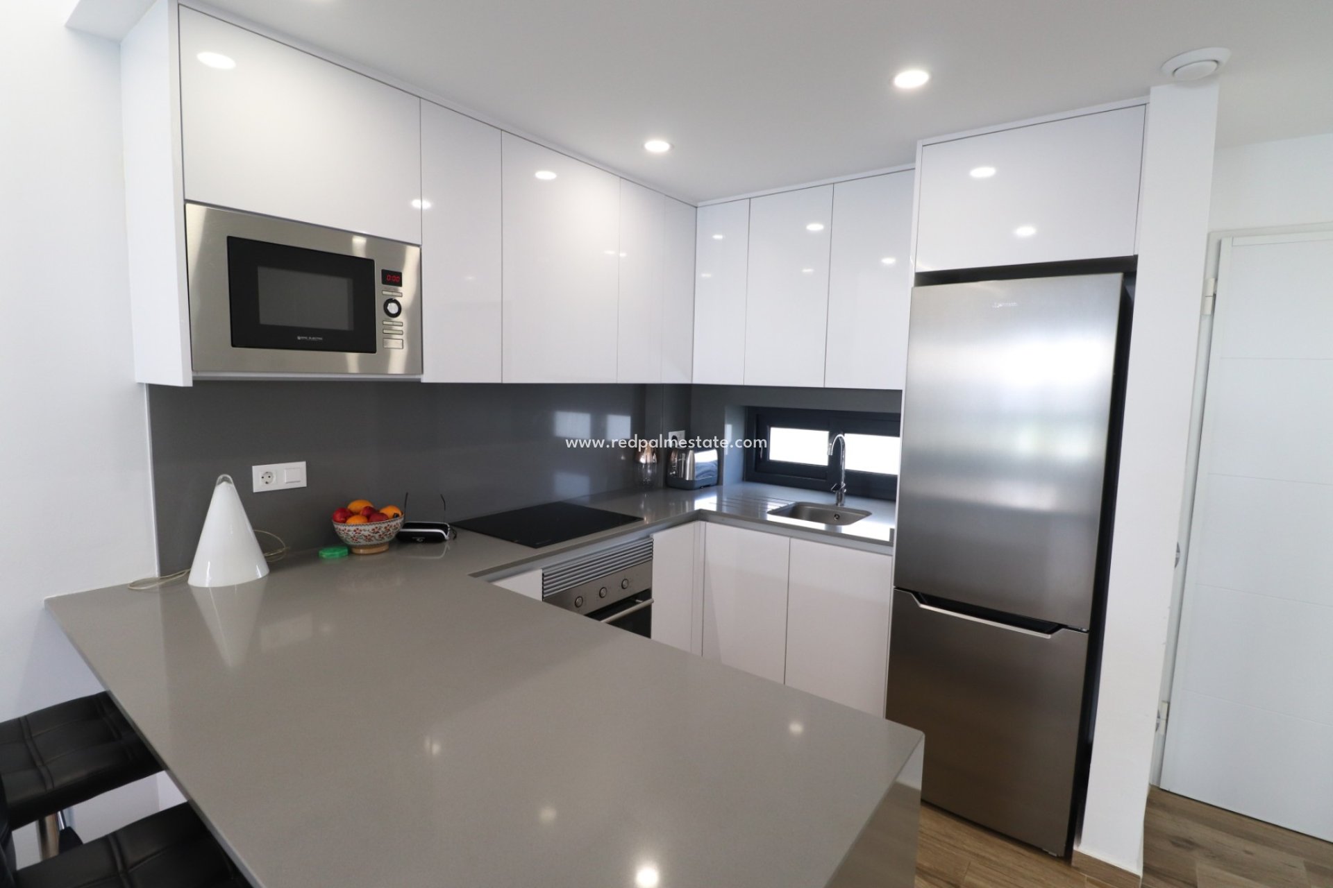 Resale - Apartments -
Orihuela Costa