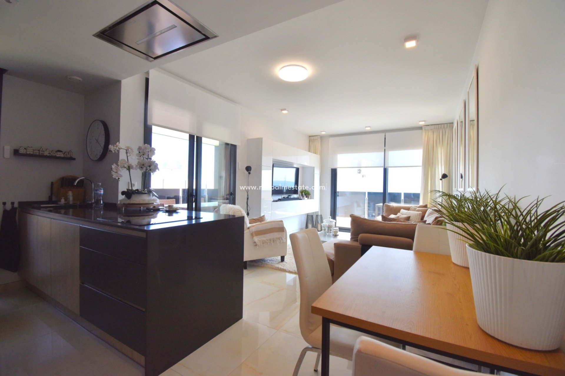 Resale - Apartments -
Orihuela Costa