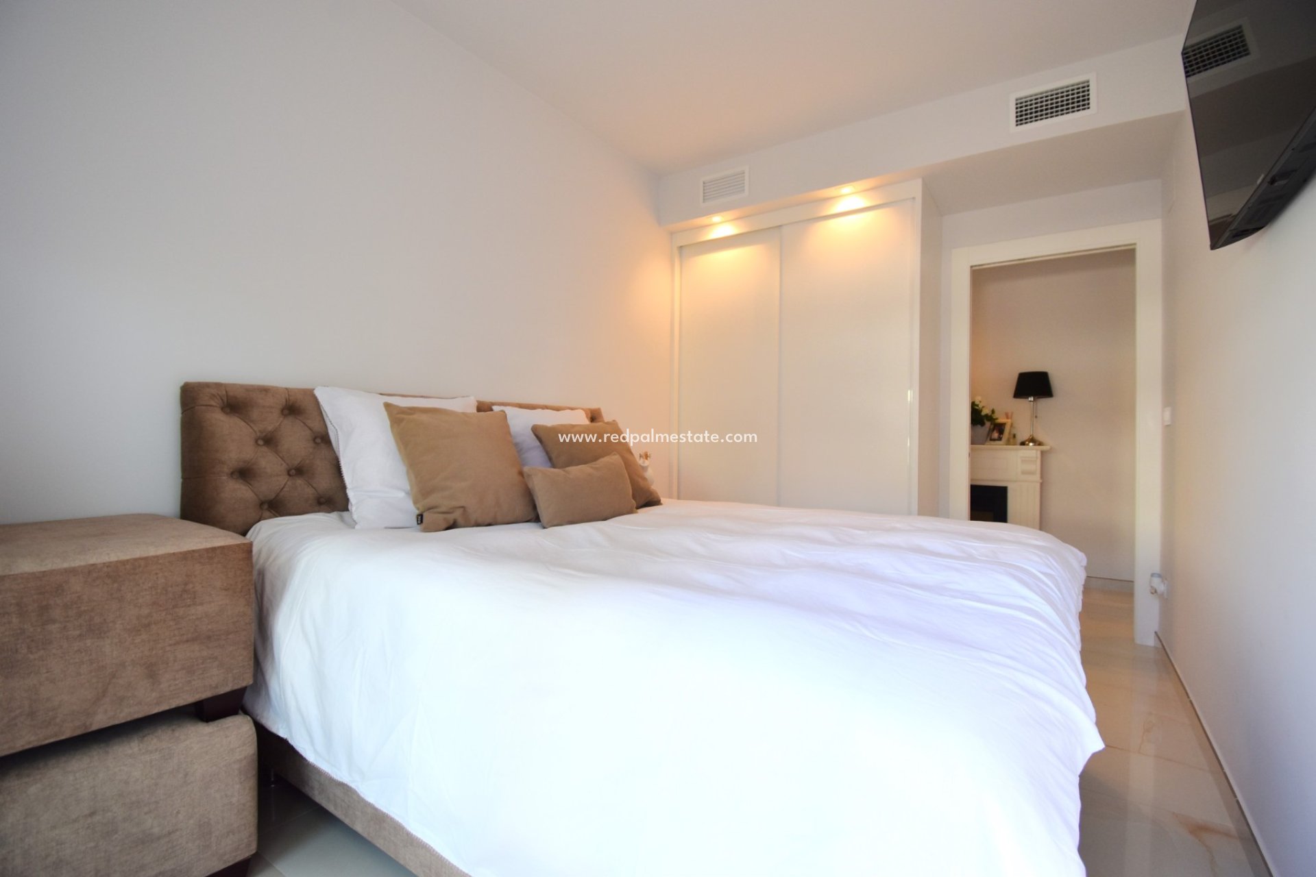 Resale - Apartments -
Orihuela Costa