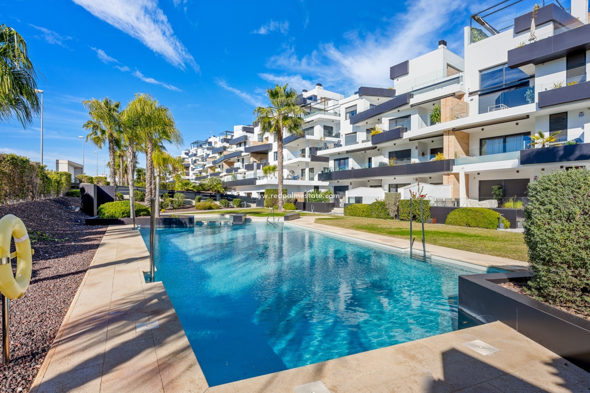 Resale - Apartments -
Orihuela Costa