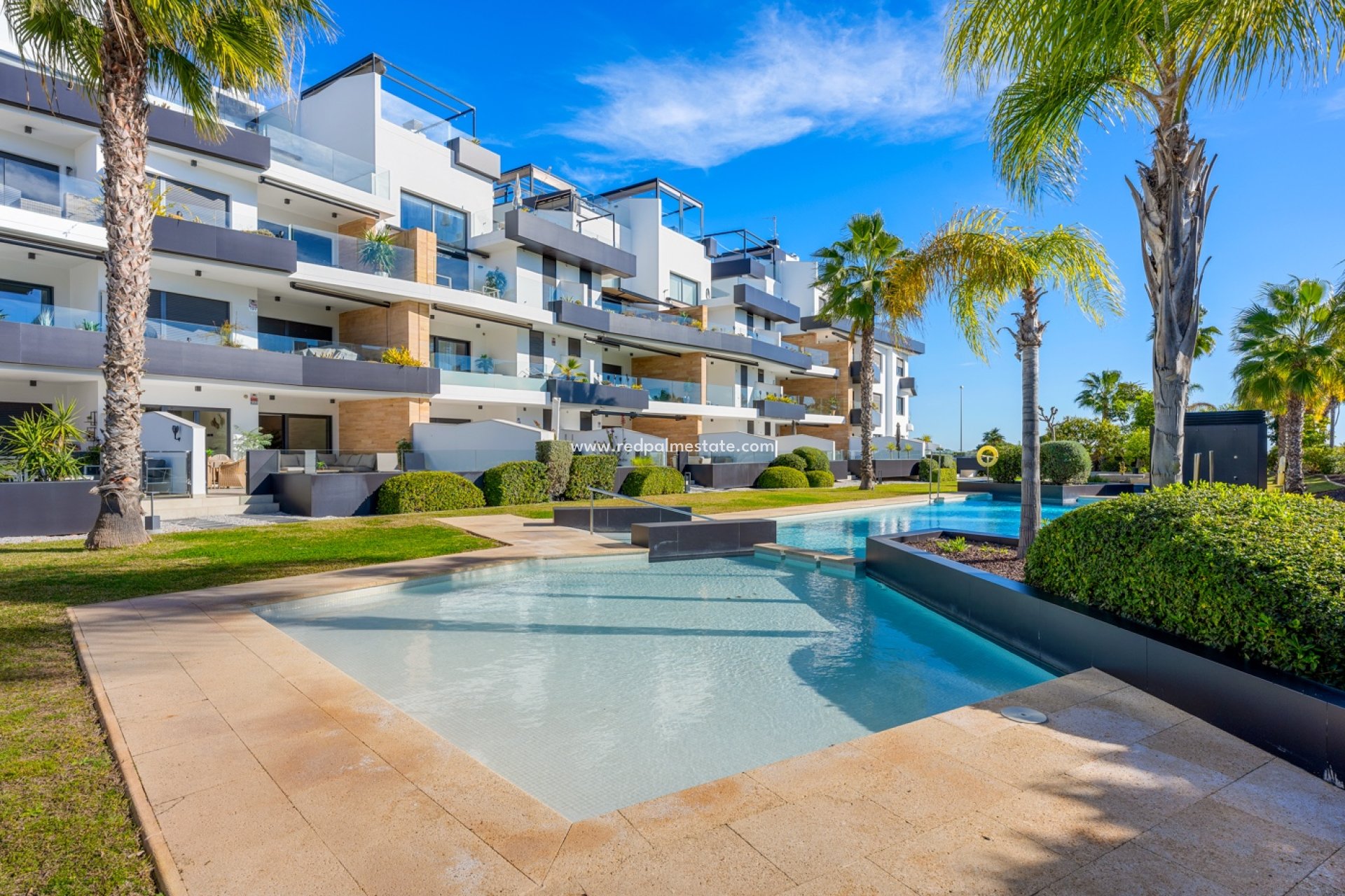 Resale - Apartments -
Orihuela Costa