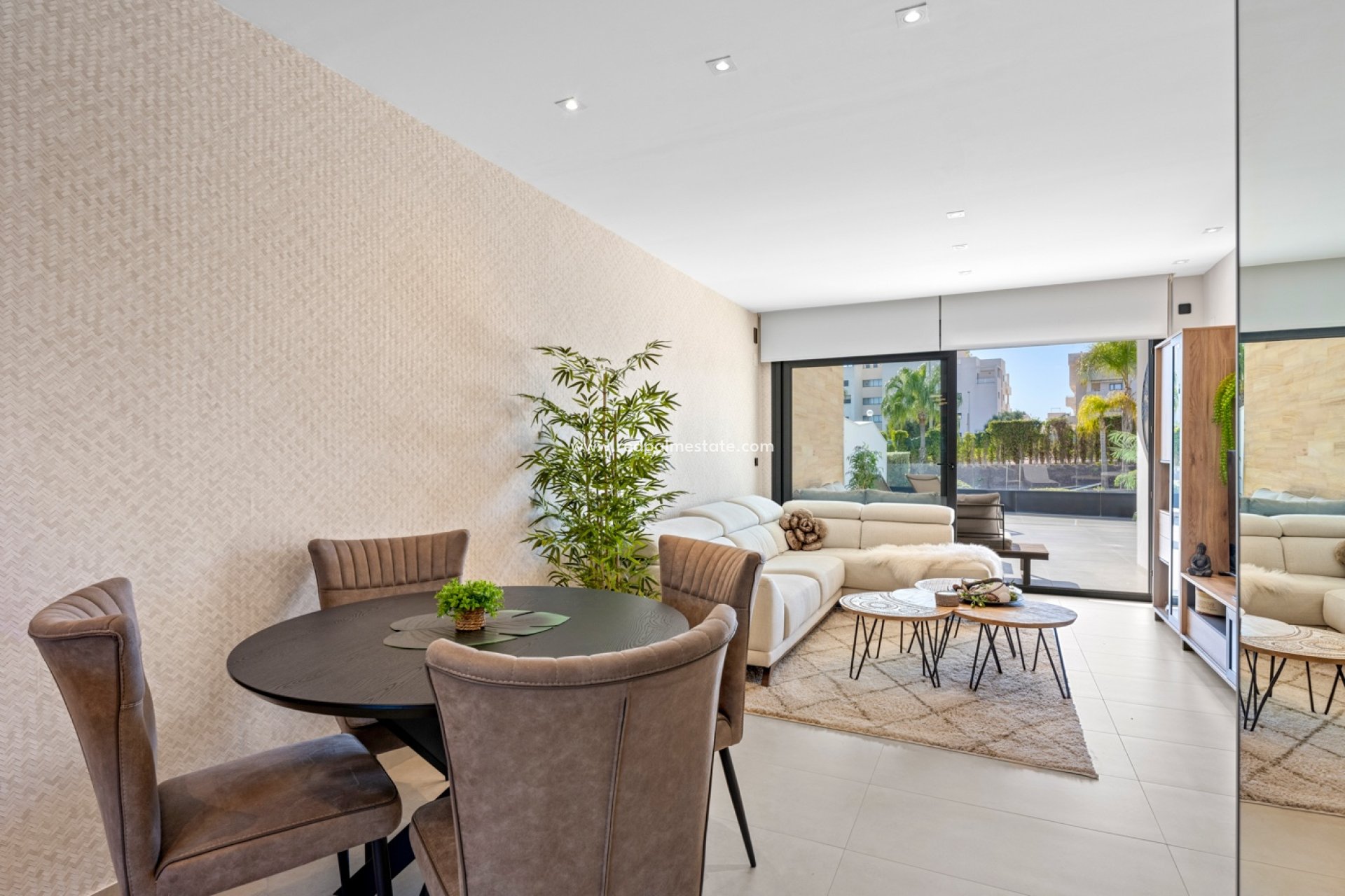 Resale - Apartments -
Orihuela Costa