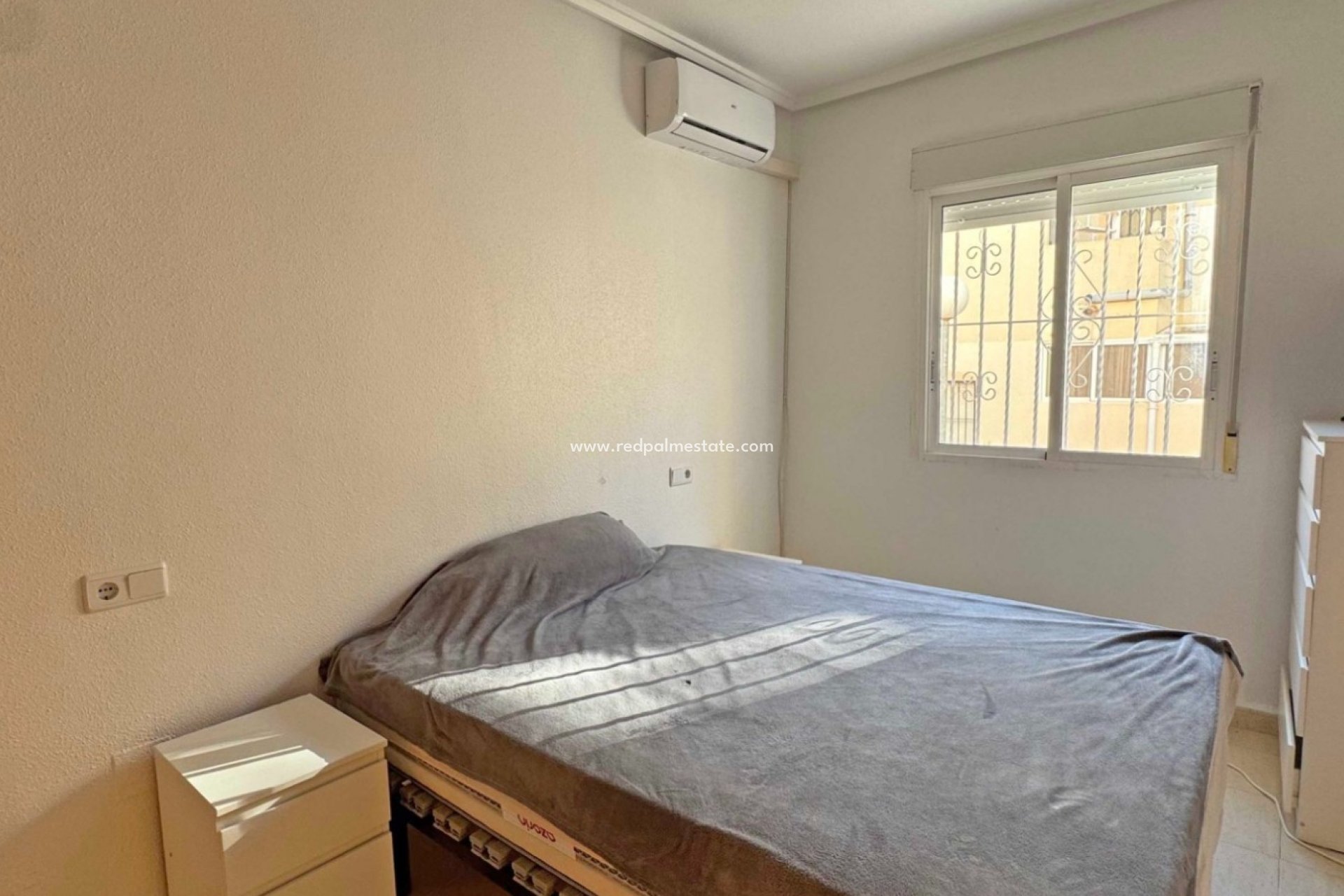 Resale - Apartments -
Orihuela Costa