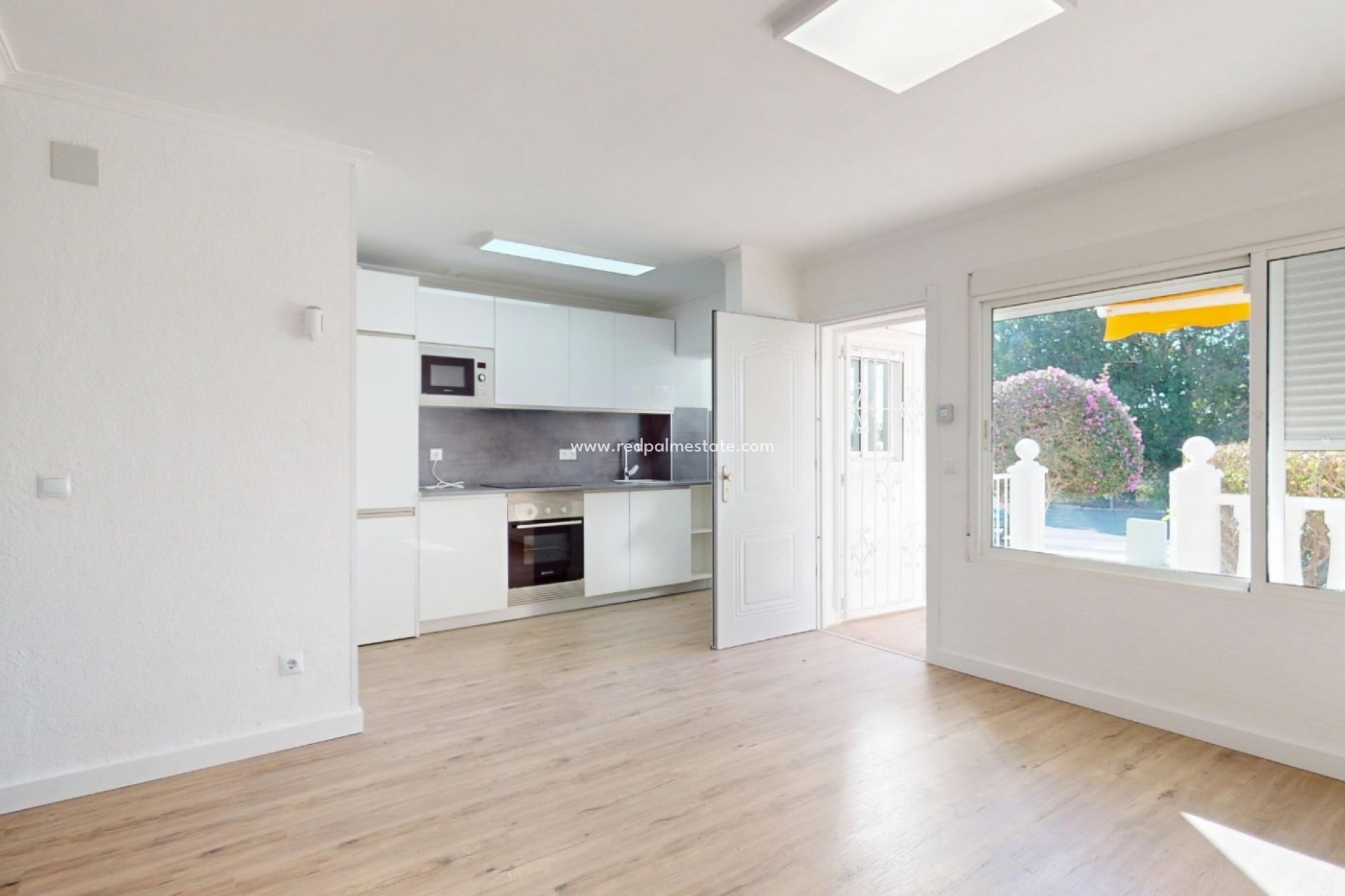 Resale - Apartments -
Orihuela Costa